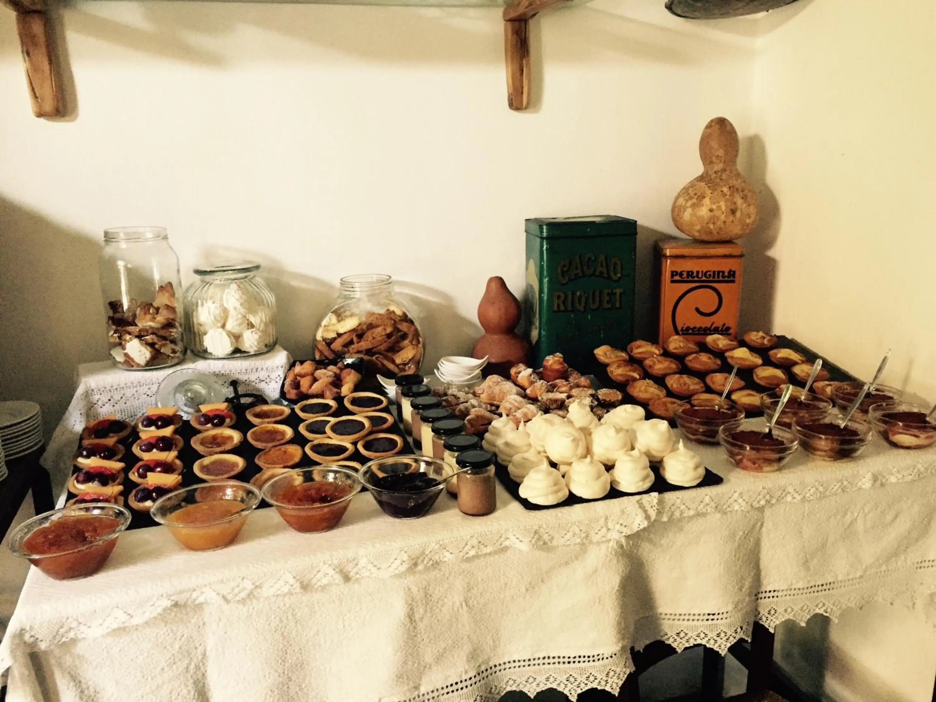 Buffet breakfast in Il Portico Guesthouse