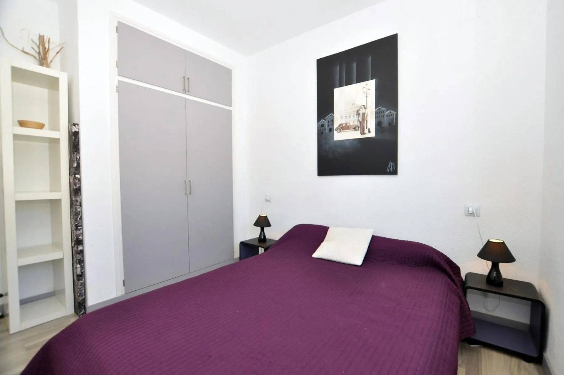 Bedroom, Bed in 1089 Puig Rom - Apivend Immo