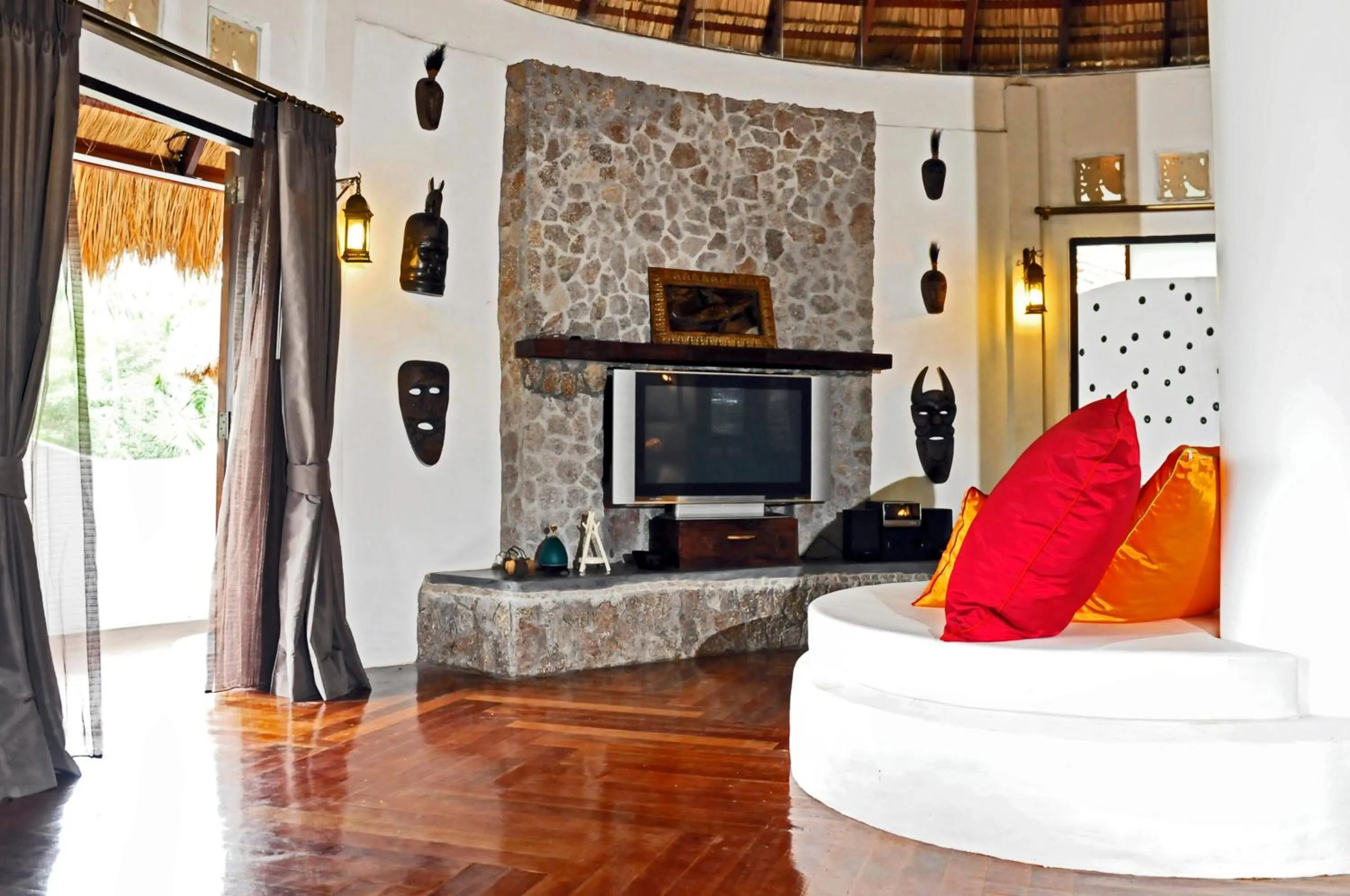 Photo of the whole room in Koh Tao Cabana