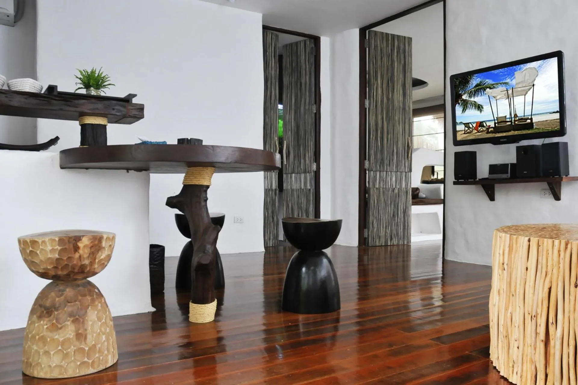 Communal lounge/ TV room in Koh Tao Cabana