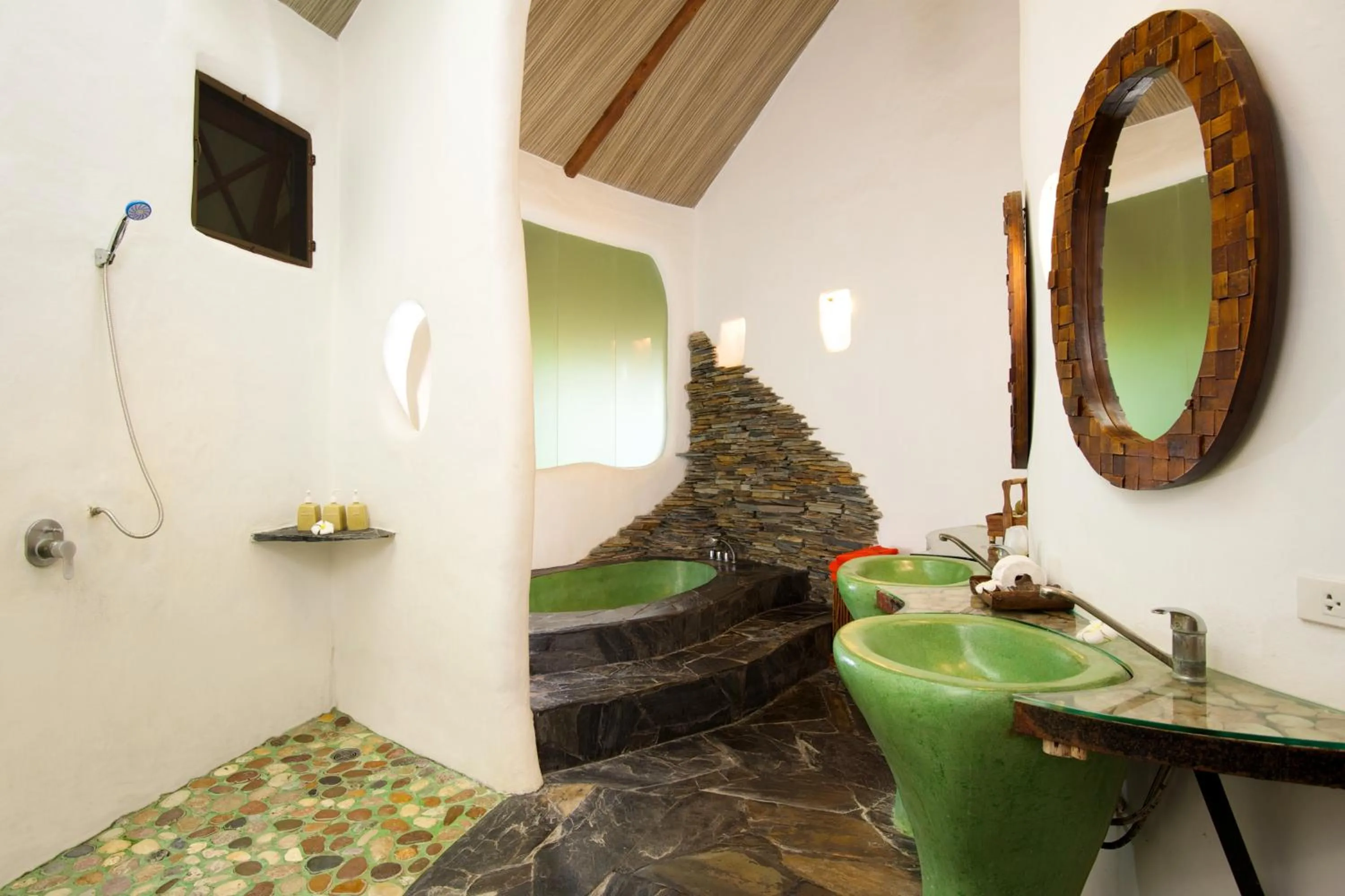 Bathroom in Koh Tao Cabana