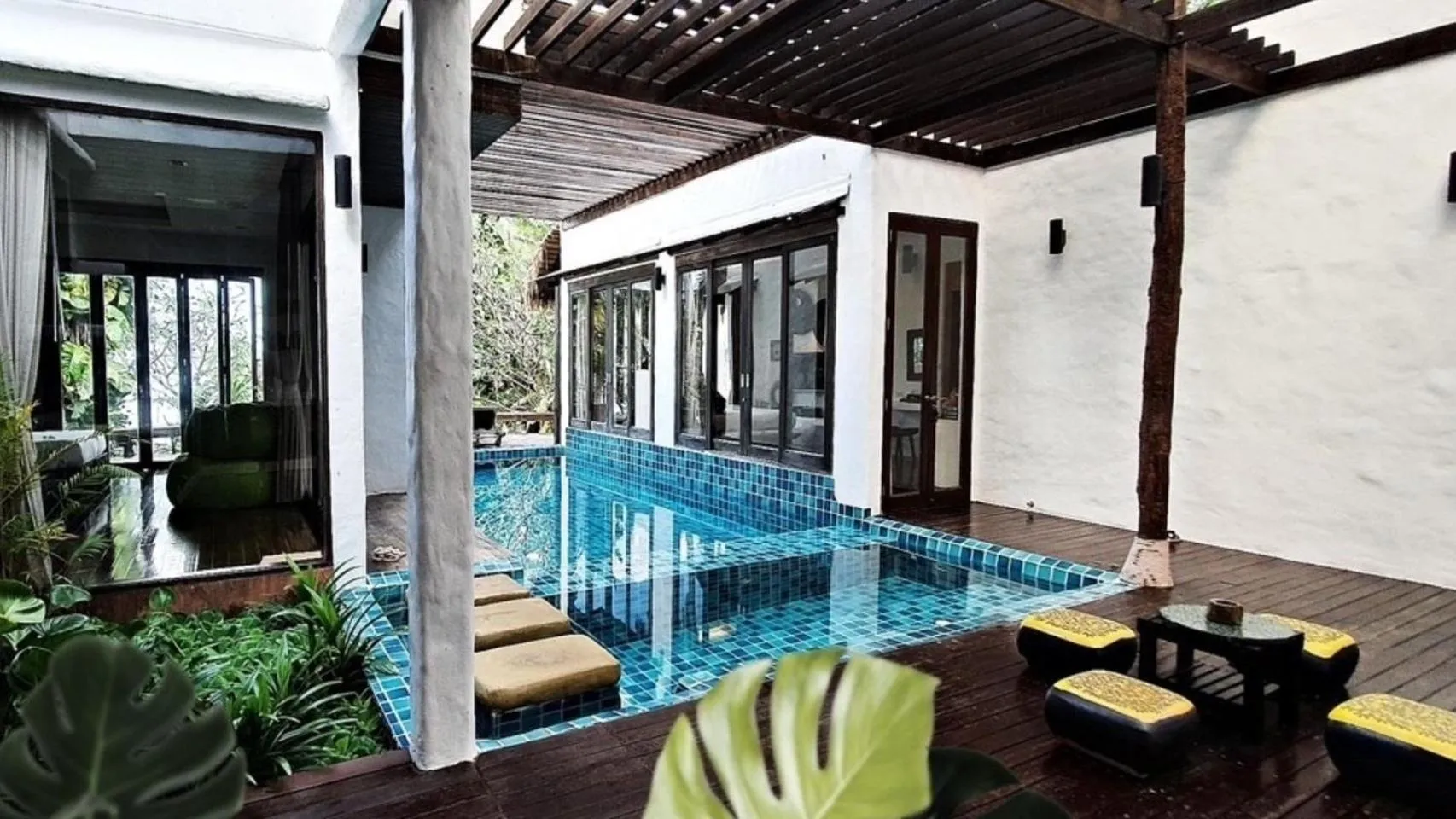 Swimming pool in Koh Tao Cabana