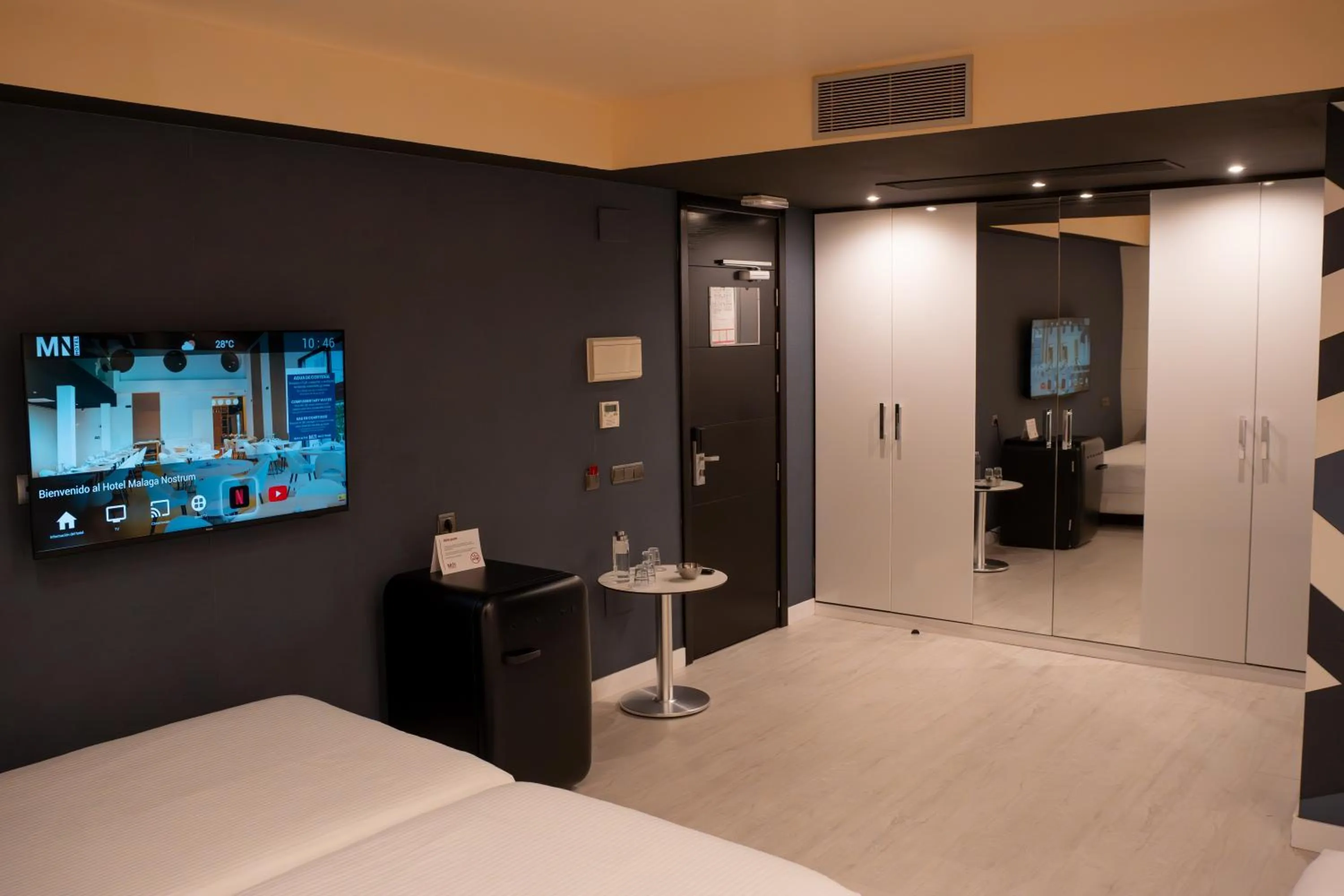 Bed in Hotel Málaga Nostrum Airport