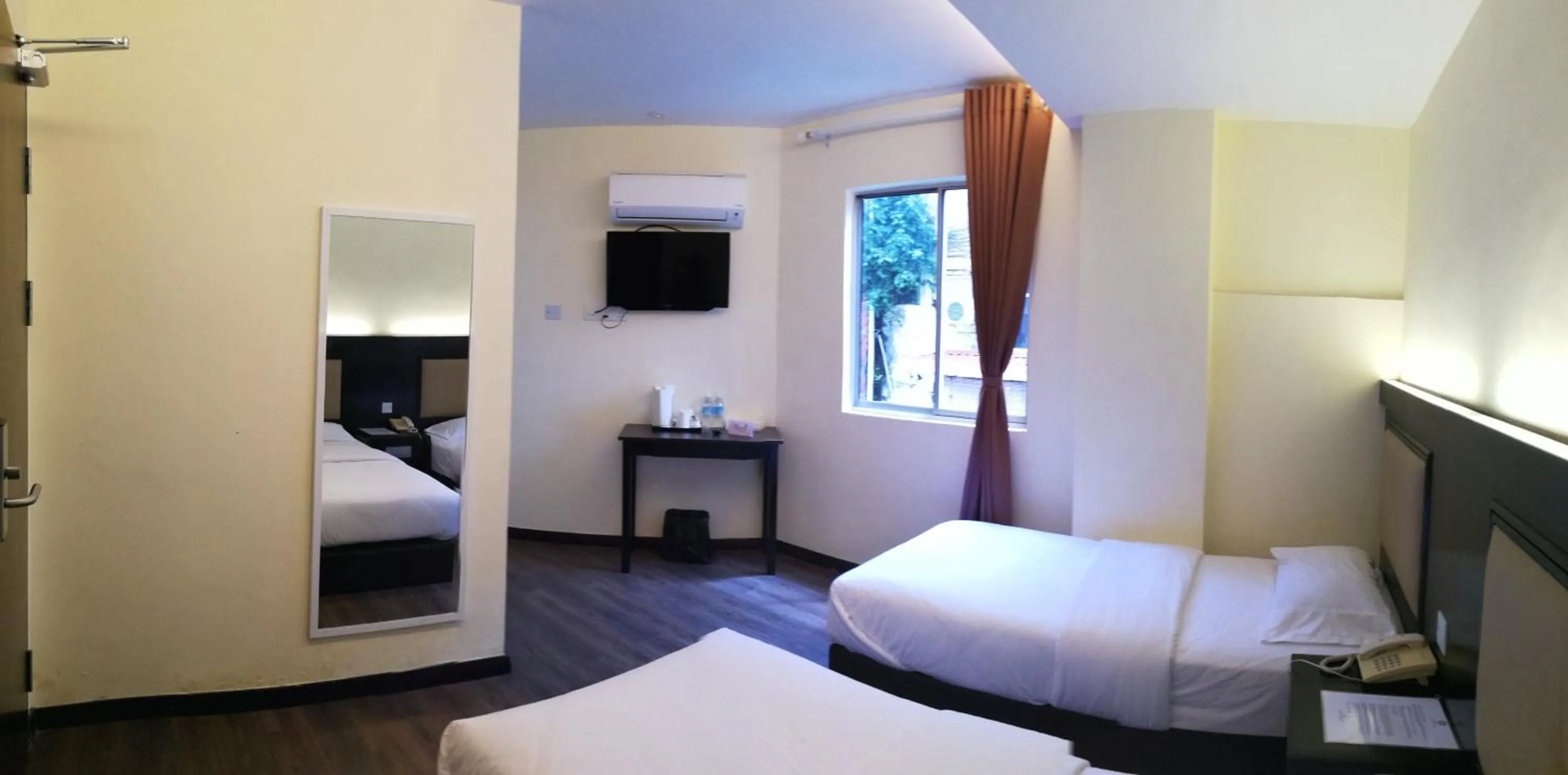 Photo of the whole room, Bed in Hotel Zuhra
