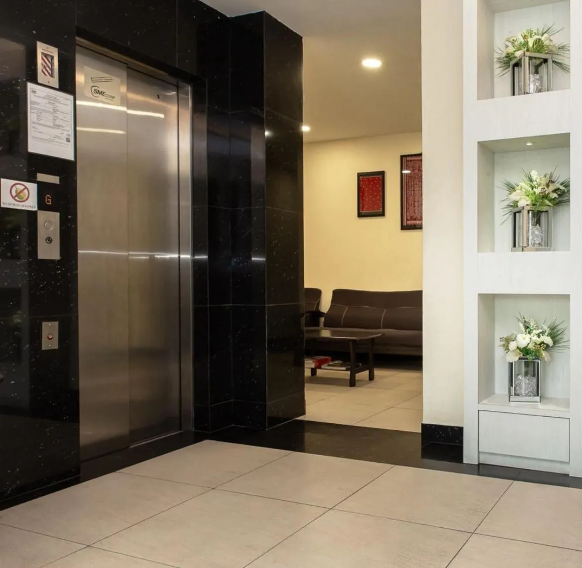 elevator in Hotel Zuhra