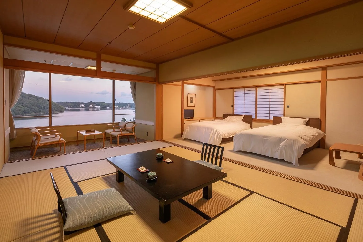 Photo of the whole room, Bed in Sansuikan Kinryu