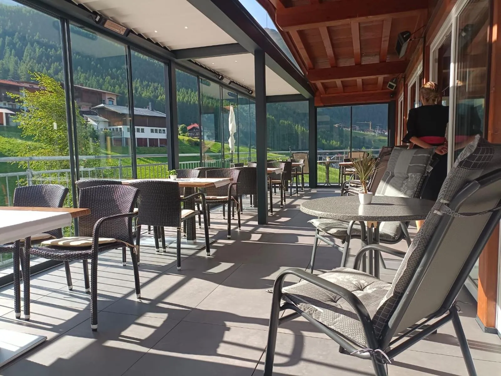 Restaurant/places to eat in Hotel Bruno