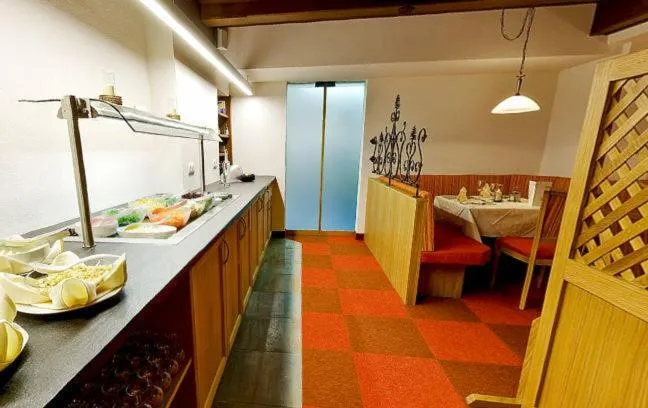 Restaurant/places to eat in Hotel Bruno