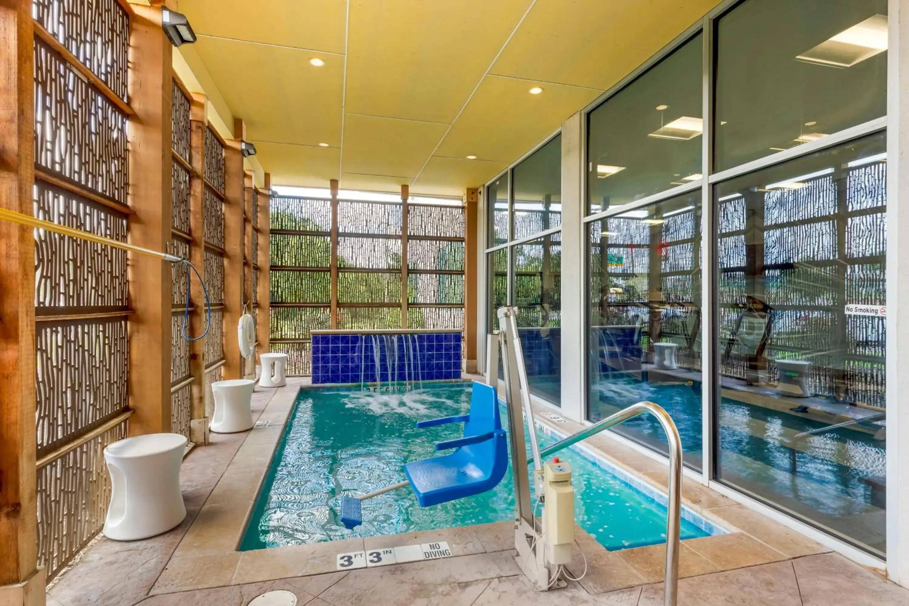 Pool view in GLō Best Western Dallas South DeSoto Pool view in GLō Best Western Dallas South DeSoto