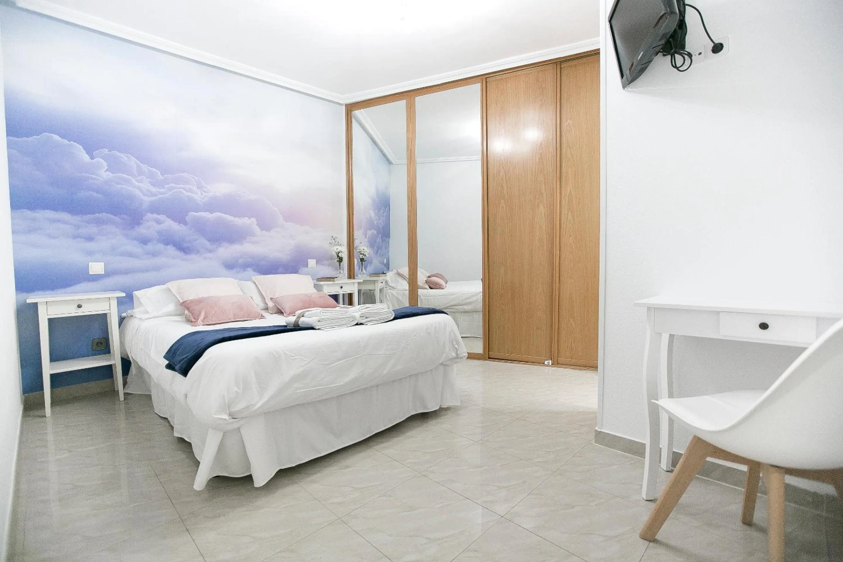 Photo of the whole room, Bed in CH La Bañezana