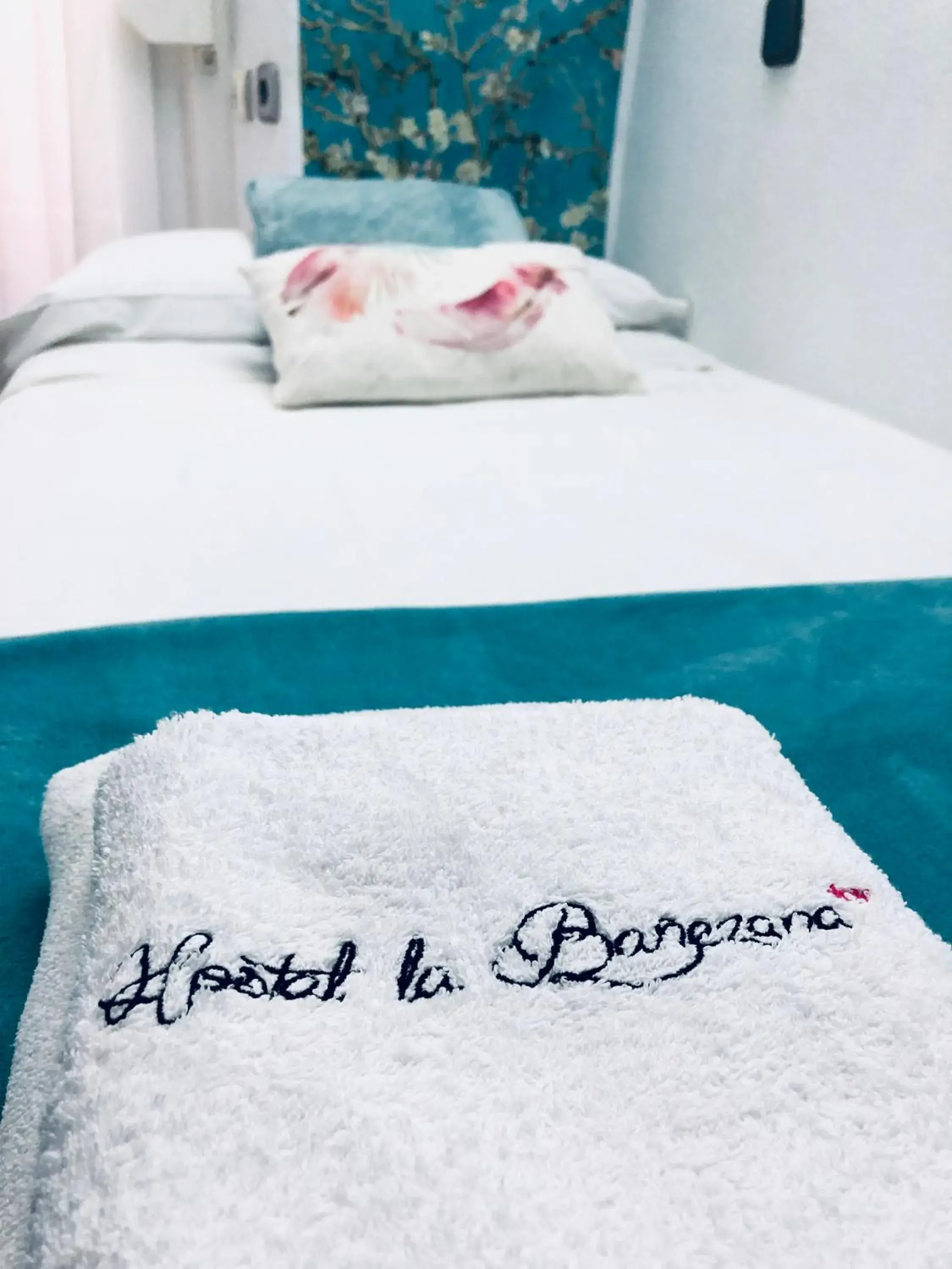 Decorative detail, Bed in CH La Bañezana Decorative detail, Bed in CH La Bañezana