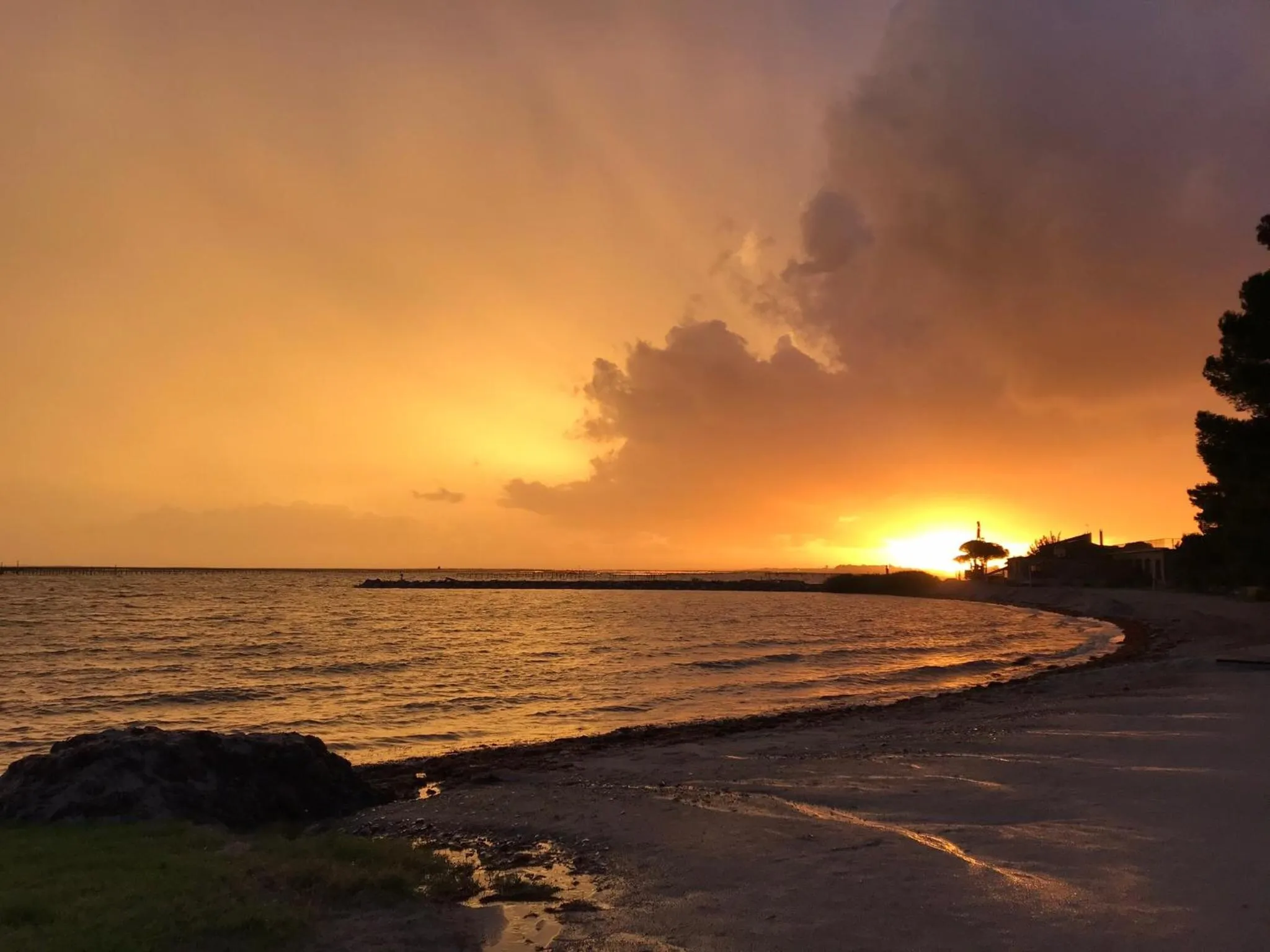 Natural landscape in Bouzigues Suite Parentale Étang de Thau
