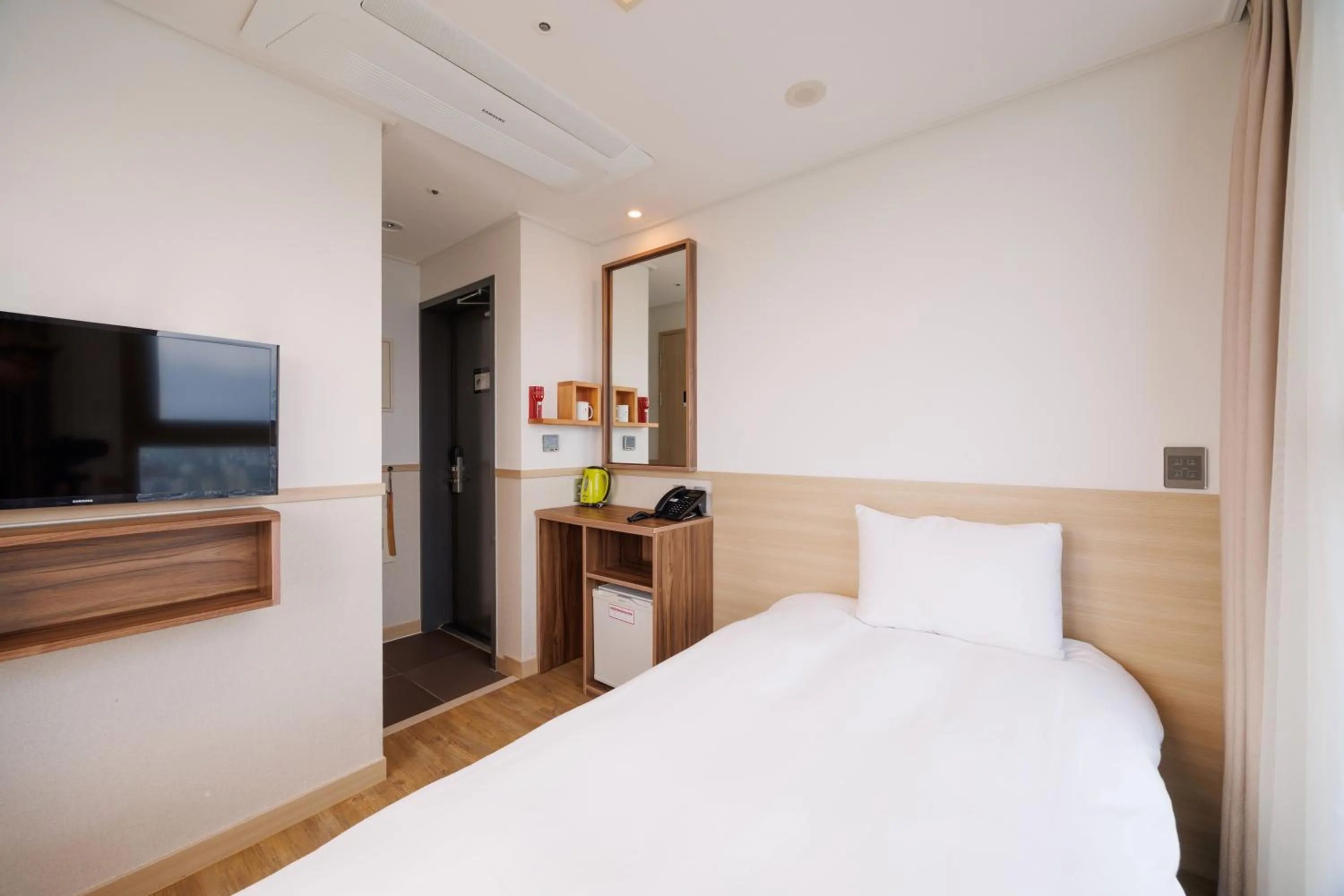 Decorative detail, Bed in Kenny Stay Jeju Seogwipo