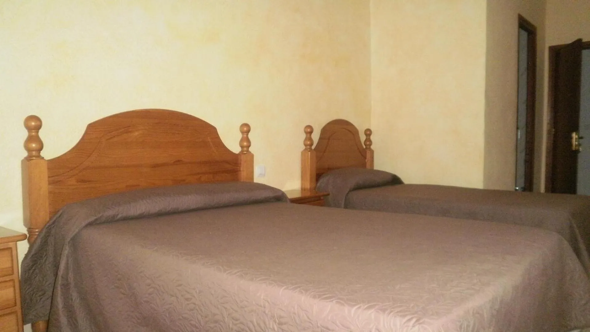 Bed in Hostal Avi Pep