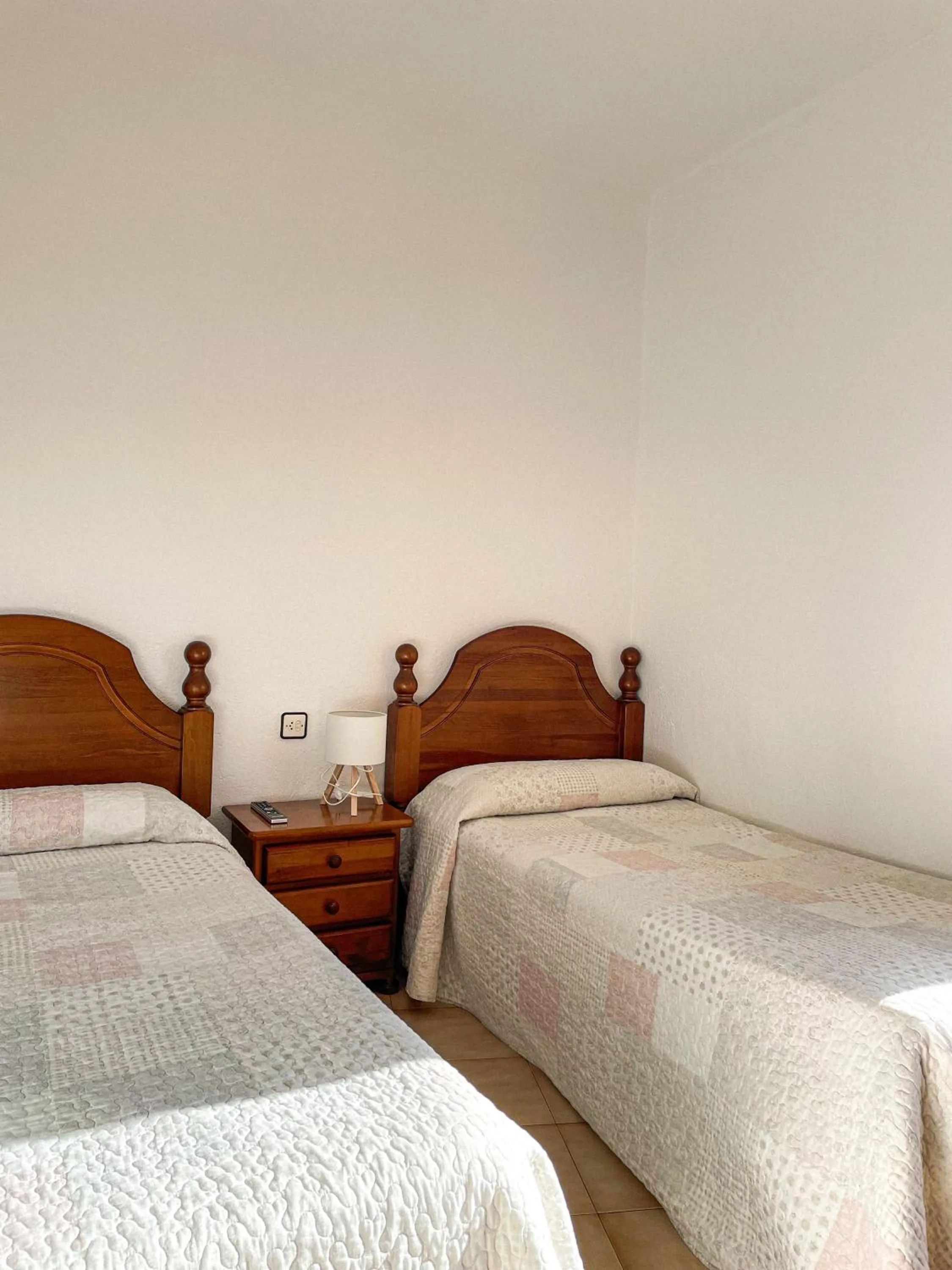 Bed in Hostal Avi Pep