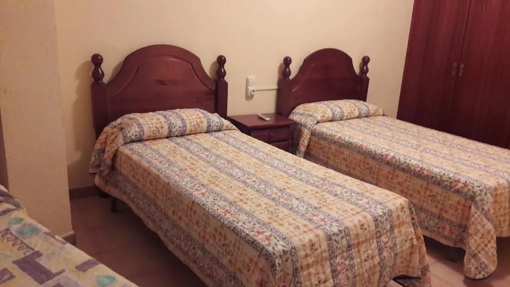 Bed in Hostal Avi Pep
