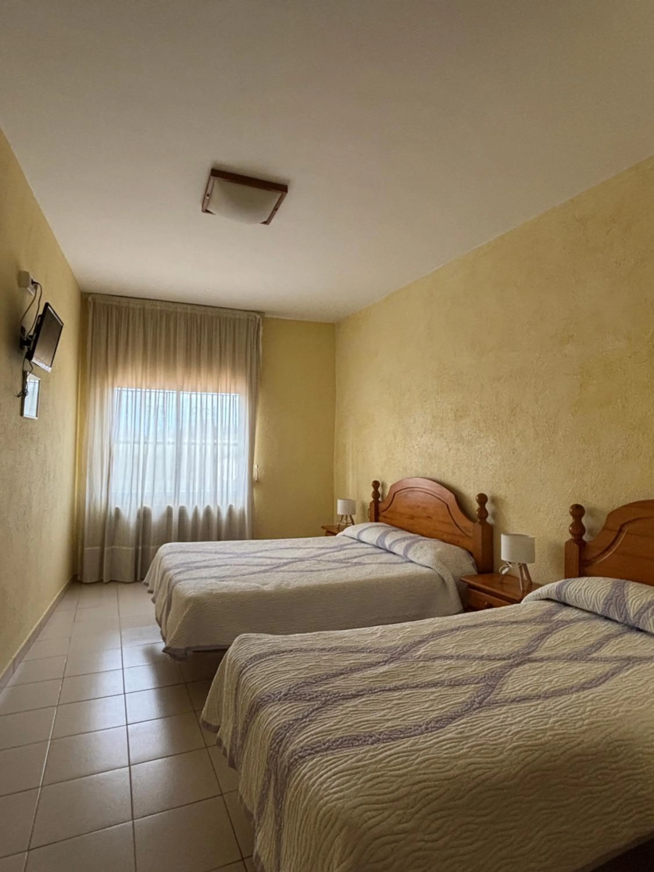 Bed in Hostal Avi Pep