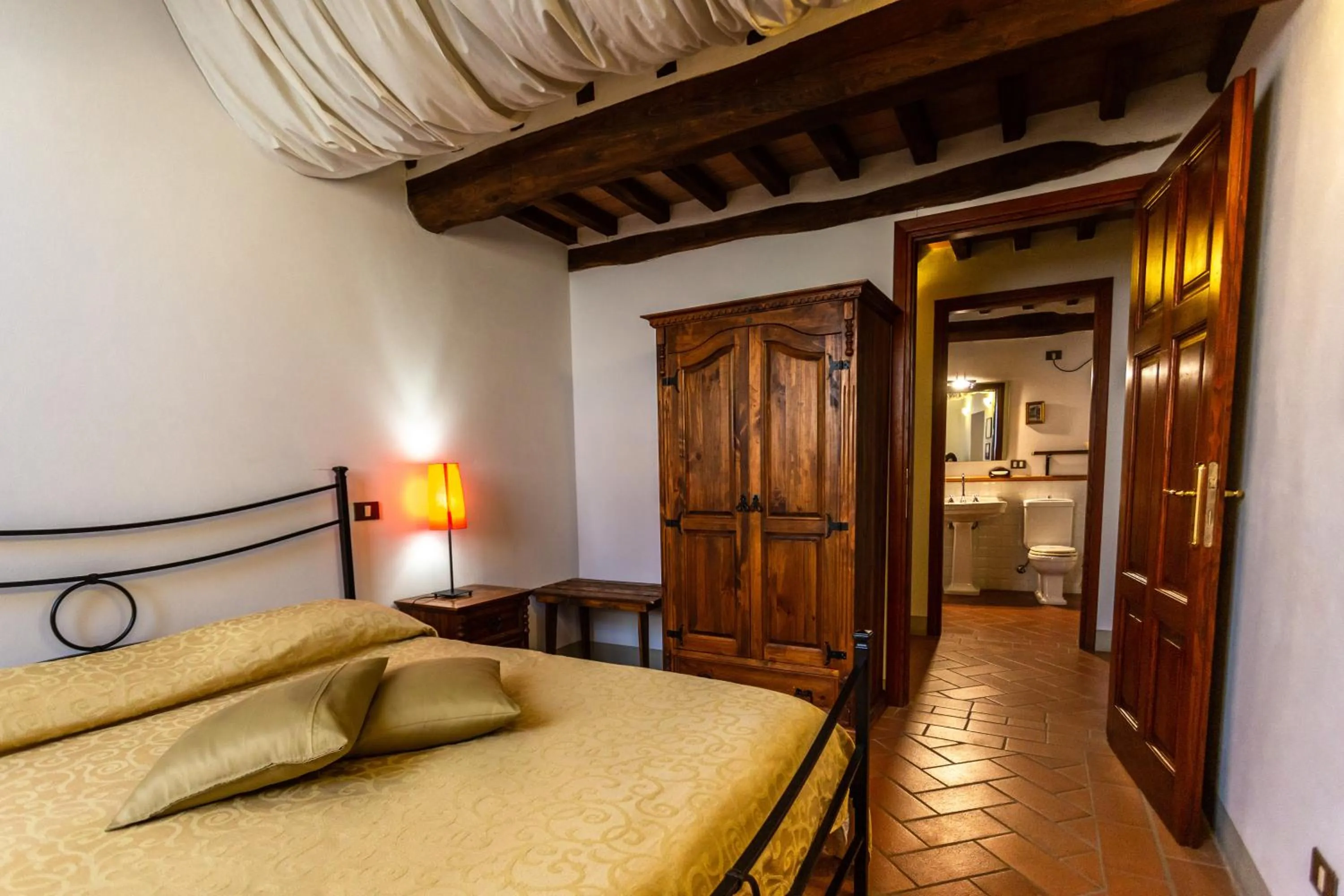 Bathroom, Bed in Residenza d'Epoca Palazzo Malfatti