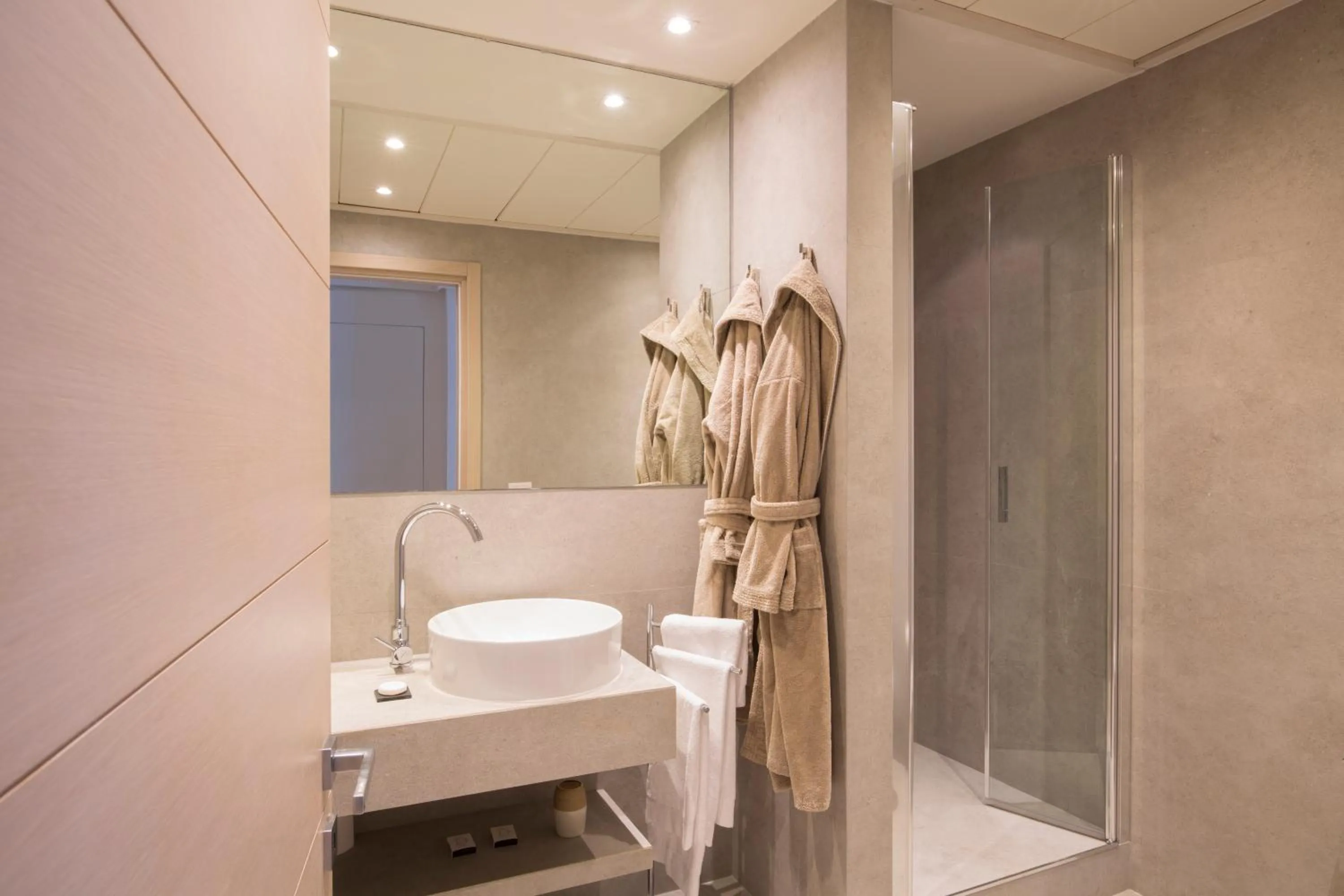 Shower in Marina di Scarlino Resort