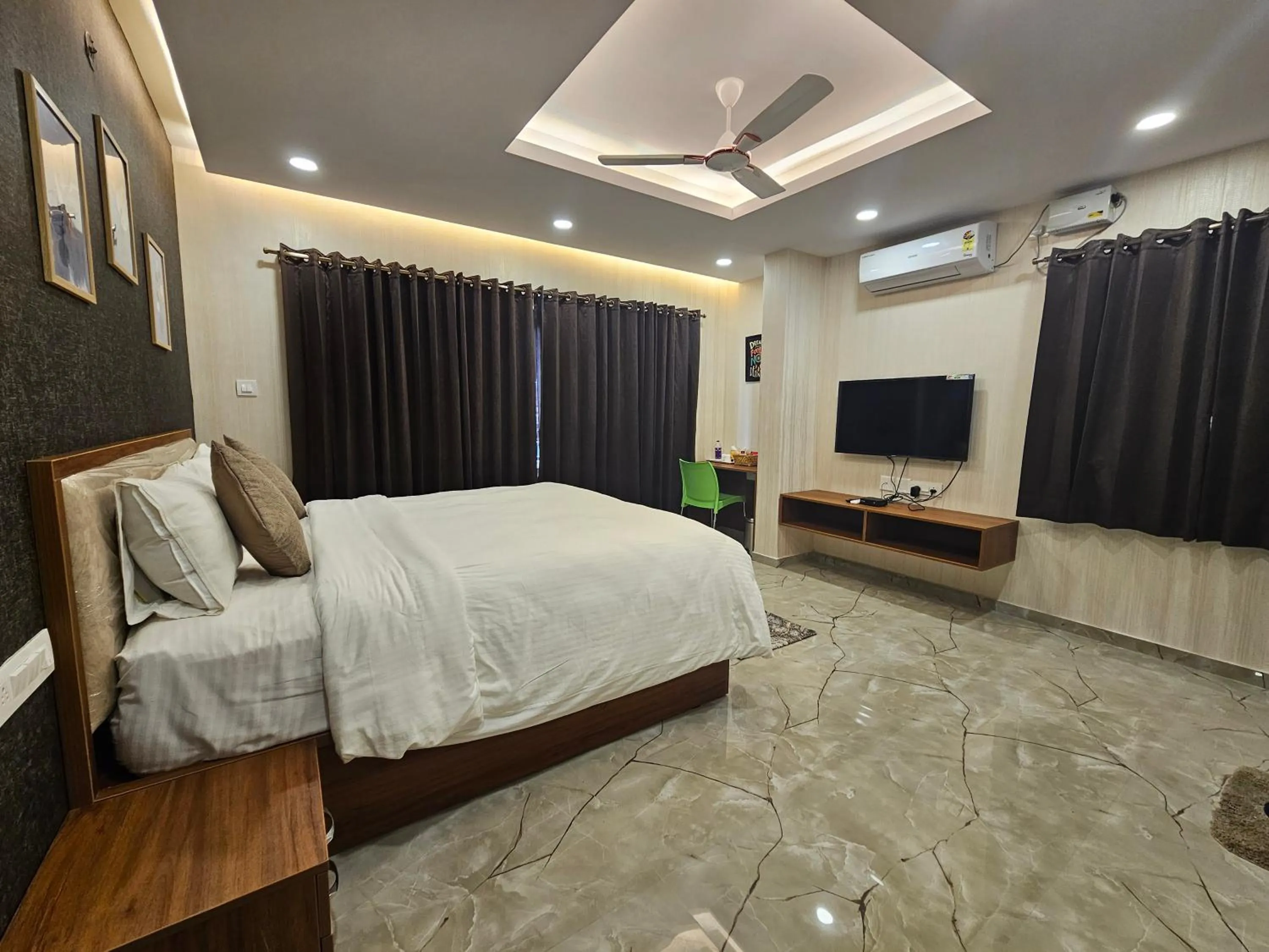 Photo of the whole room, Bed in The Urban Nest