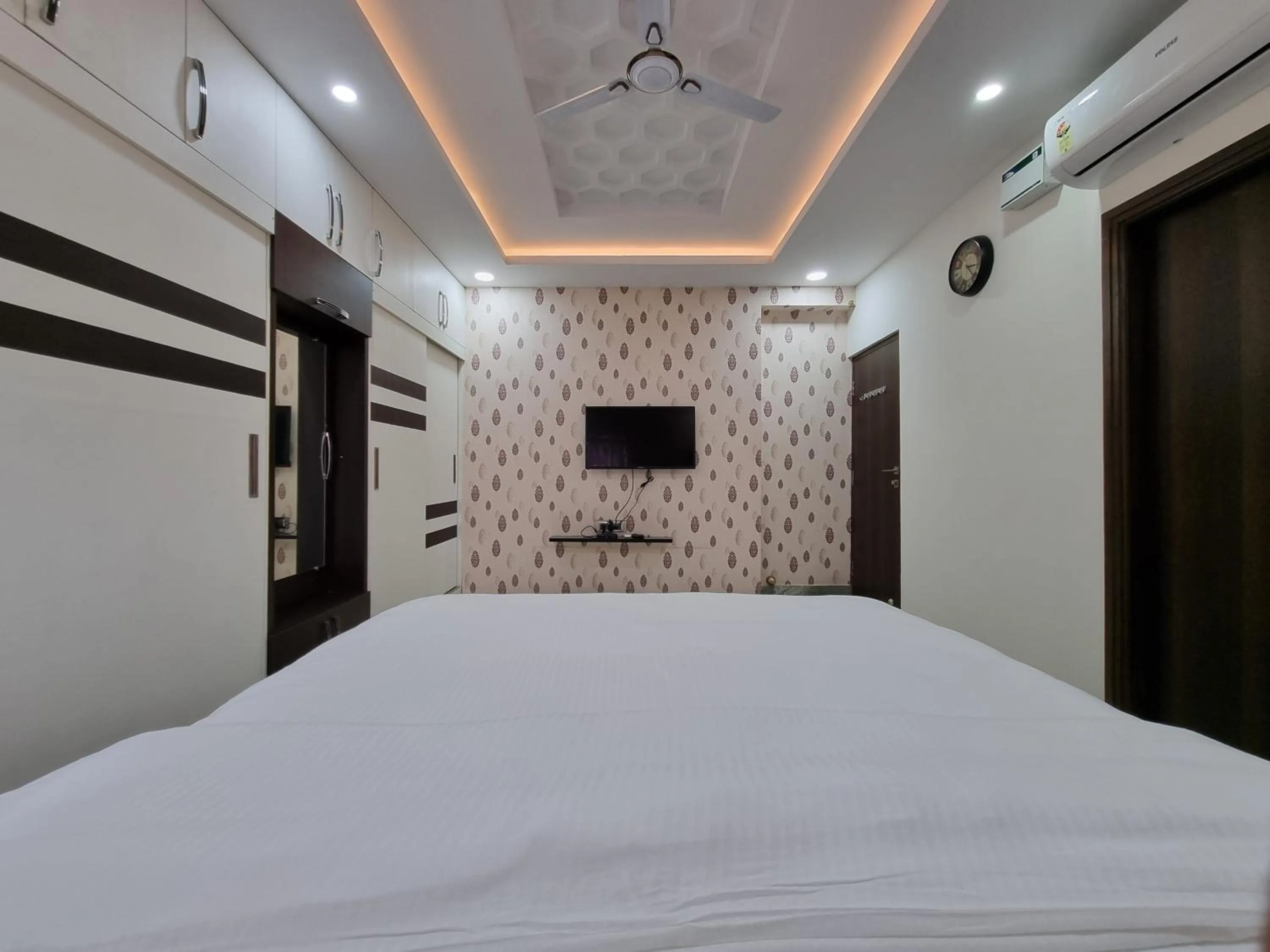 Bedroom, Bed in The Urban Nest