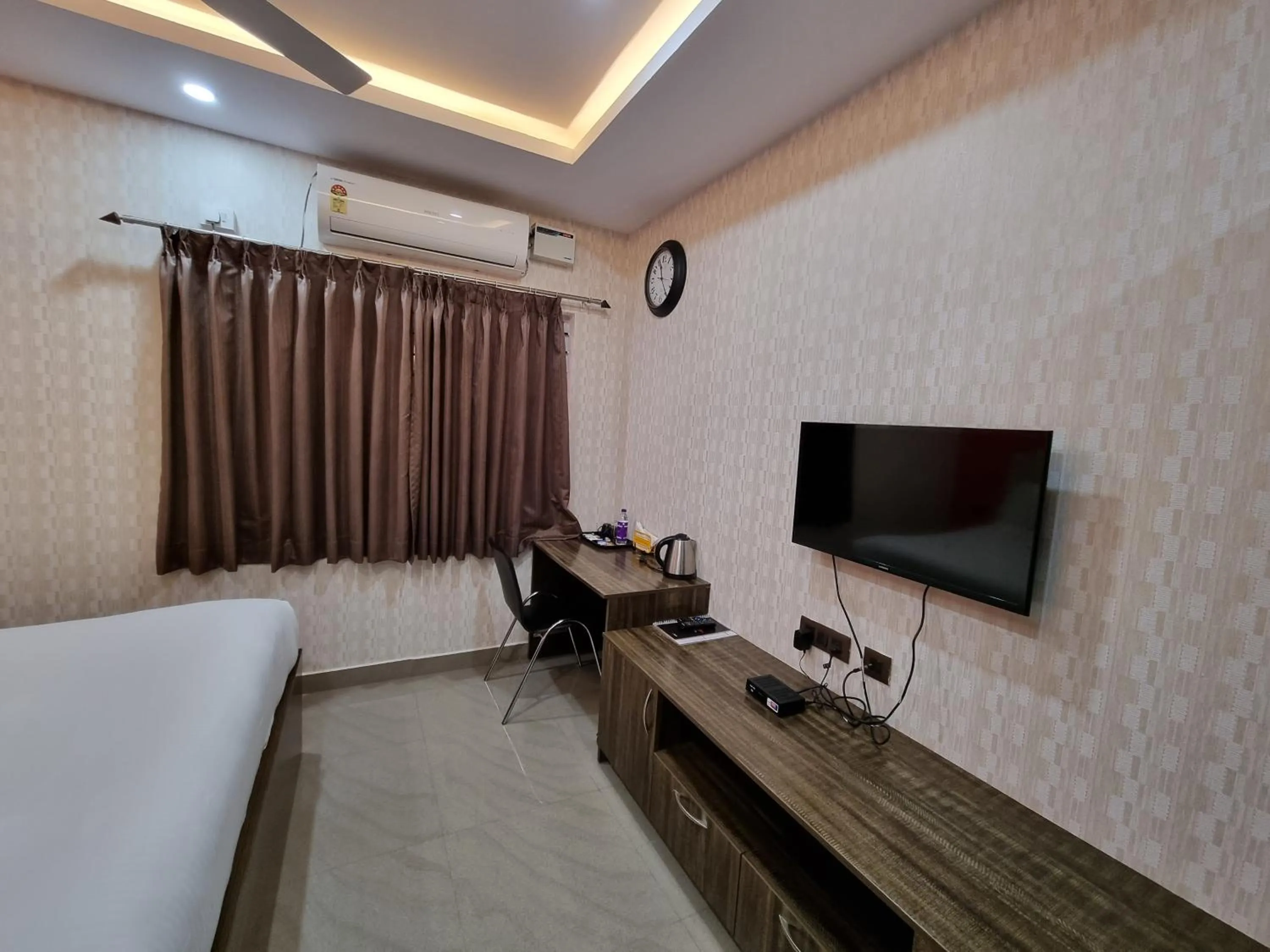 TV and multimedia, Bed in The Urban Nest