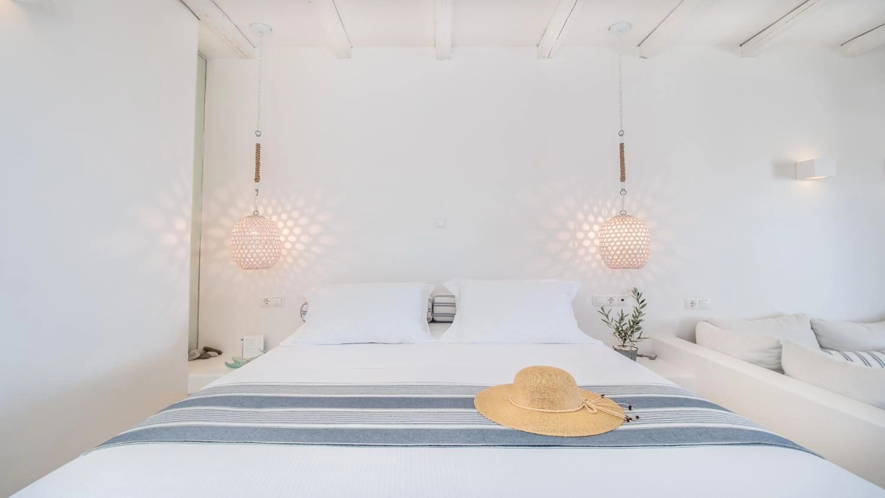Bed in Villa Marandi Luxury Suites