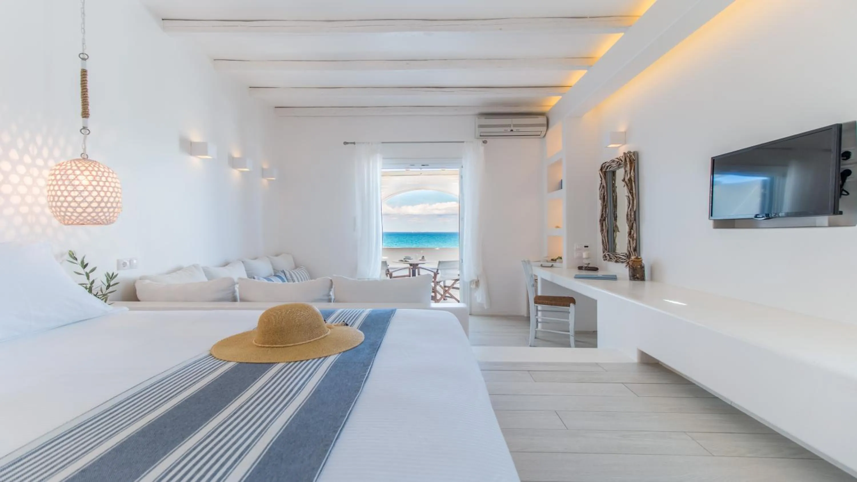 Bed in Villa Marandi Luxury Suites