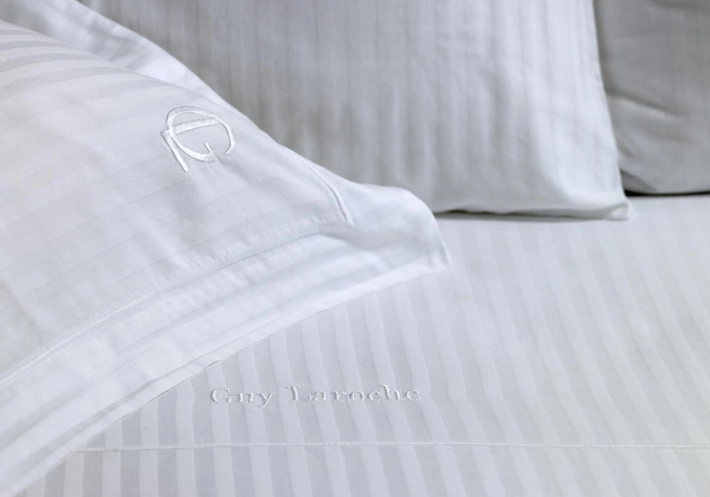Bed in Villa Marandi Luxury Suites
