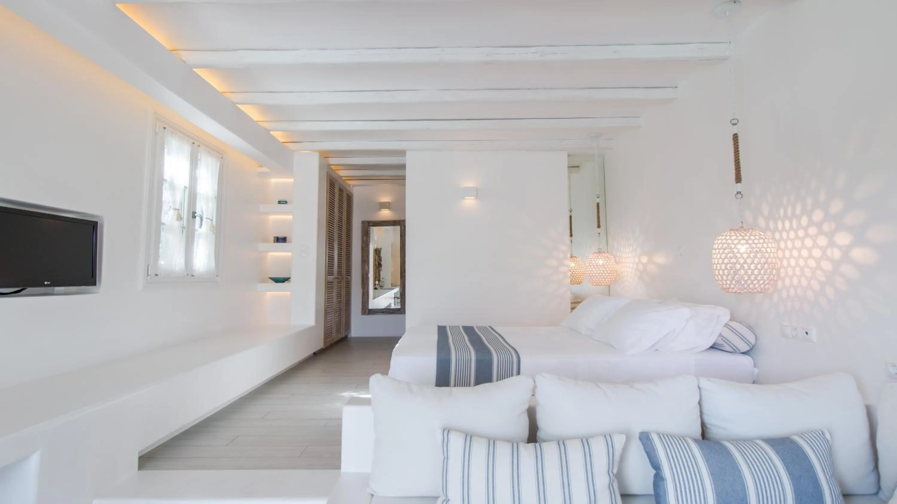 Bed in Villa Marandi Luxury Suites