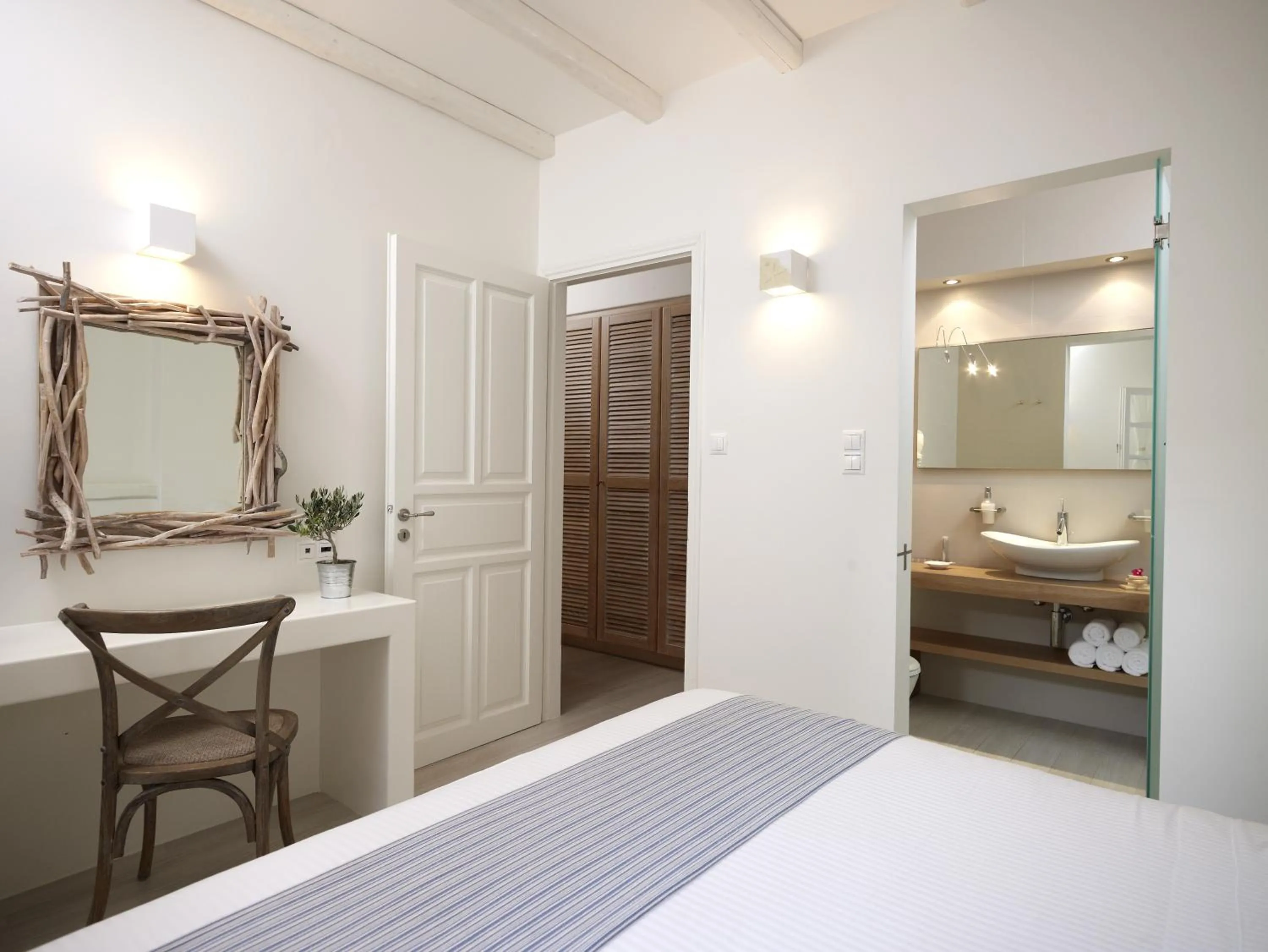 Bed in Villa Marandi Luxury Suites