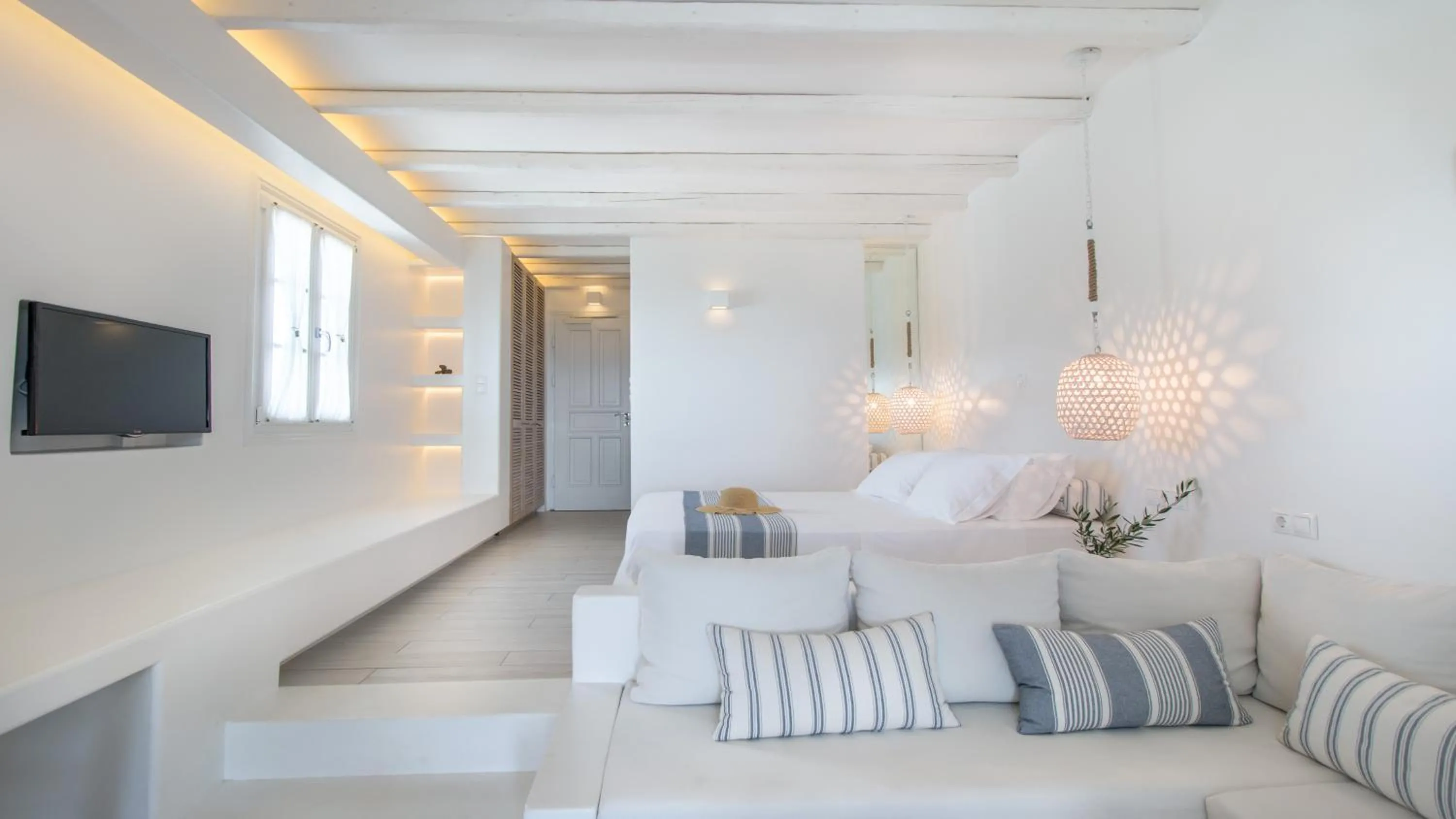 Bed in Villa Marandi Luxury Suites