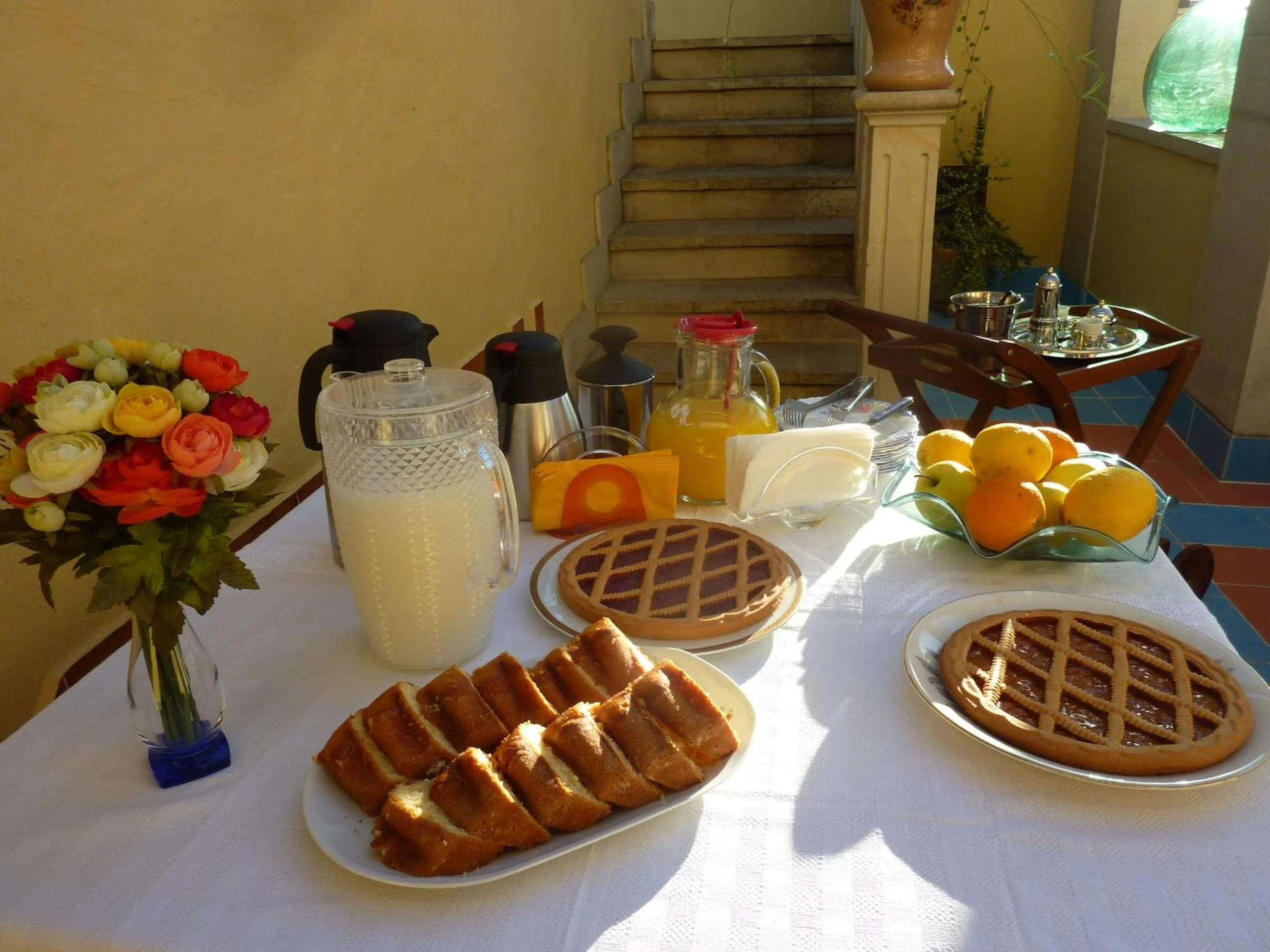 Food and drinks in Life's Hotel B