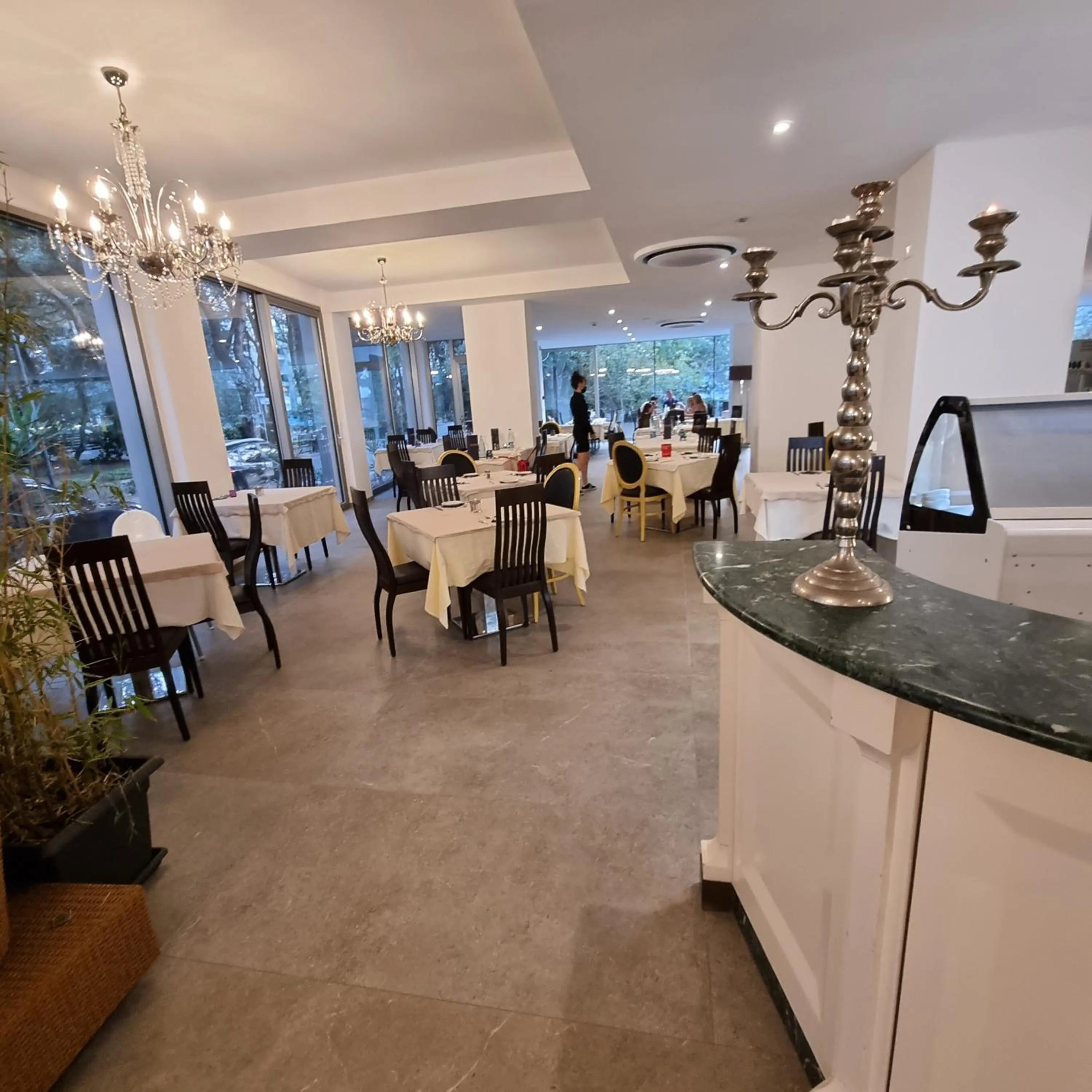 Restaurant/places to eat in HOTEL VENICE BEACH HVB 34 Lifestyle 4 Superior