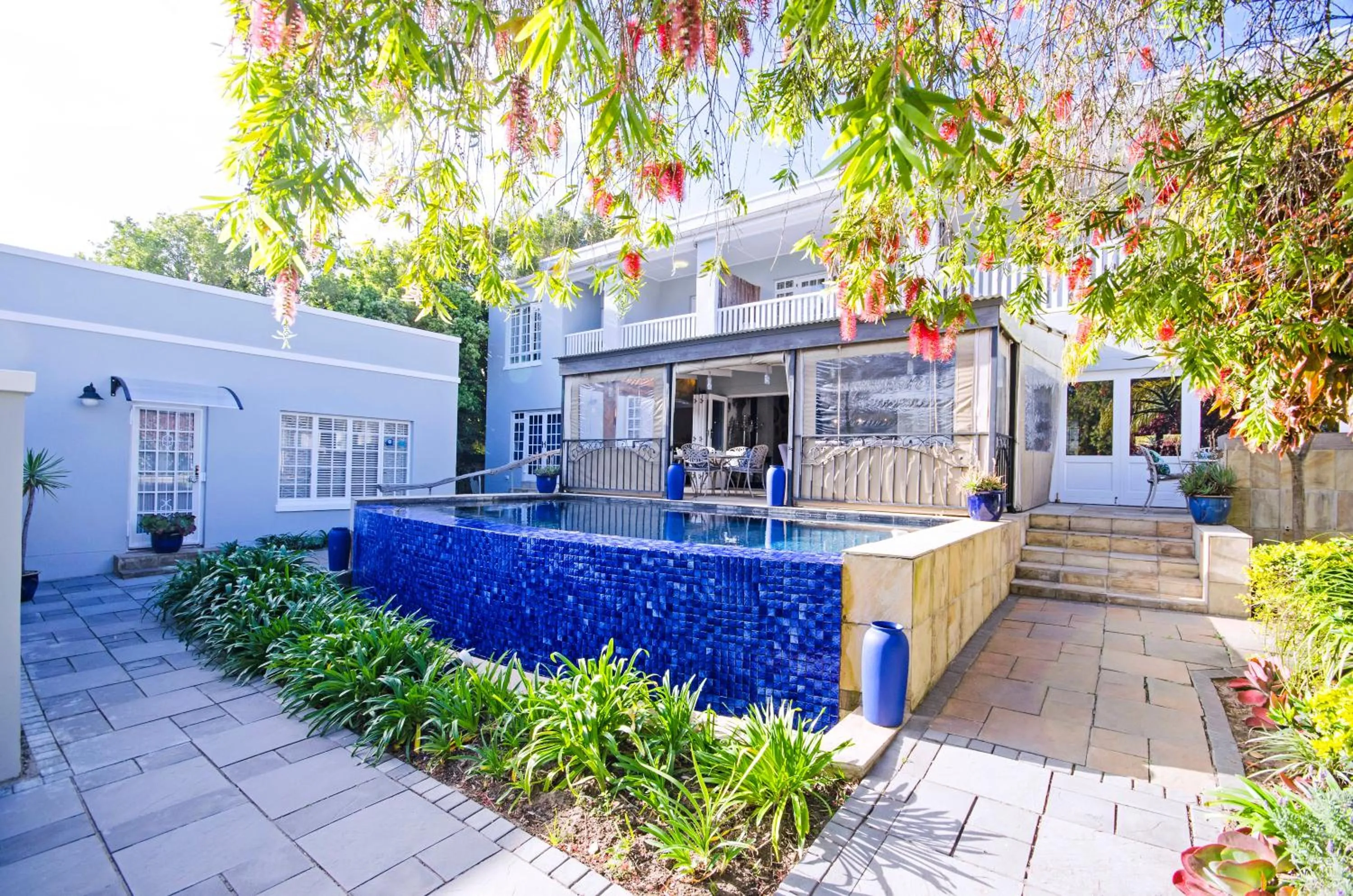 Property building in Lodge on Main Guest House and Conference Centre