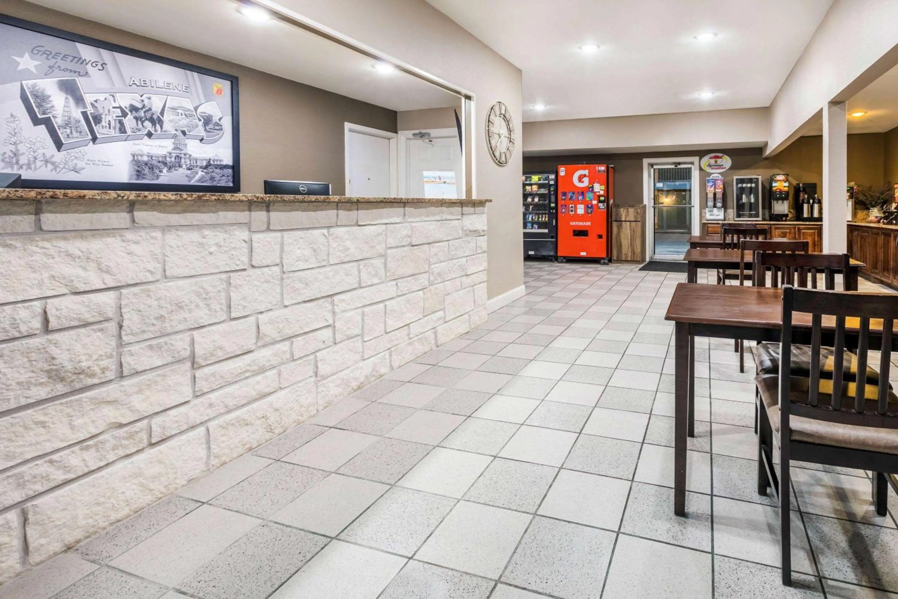 Lobby or reception in Super 8 by Wyndham Abilene North