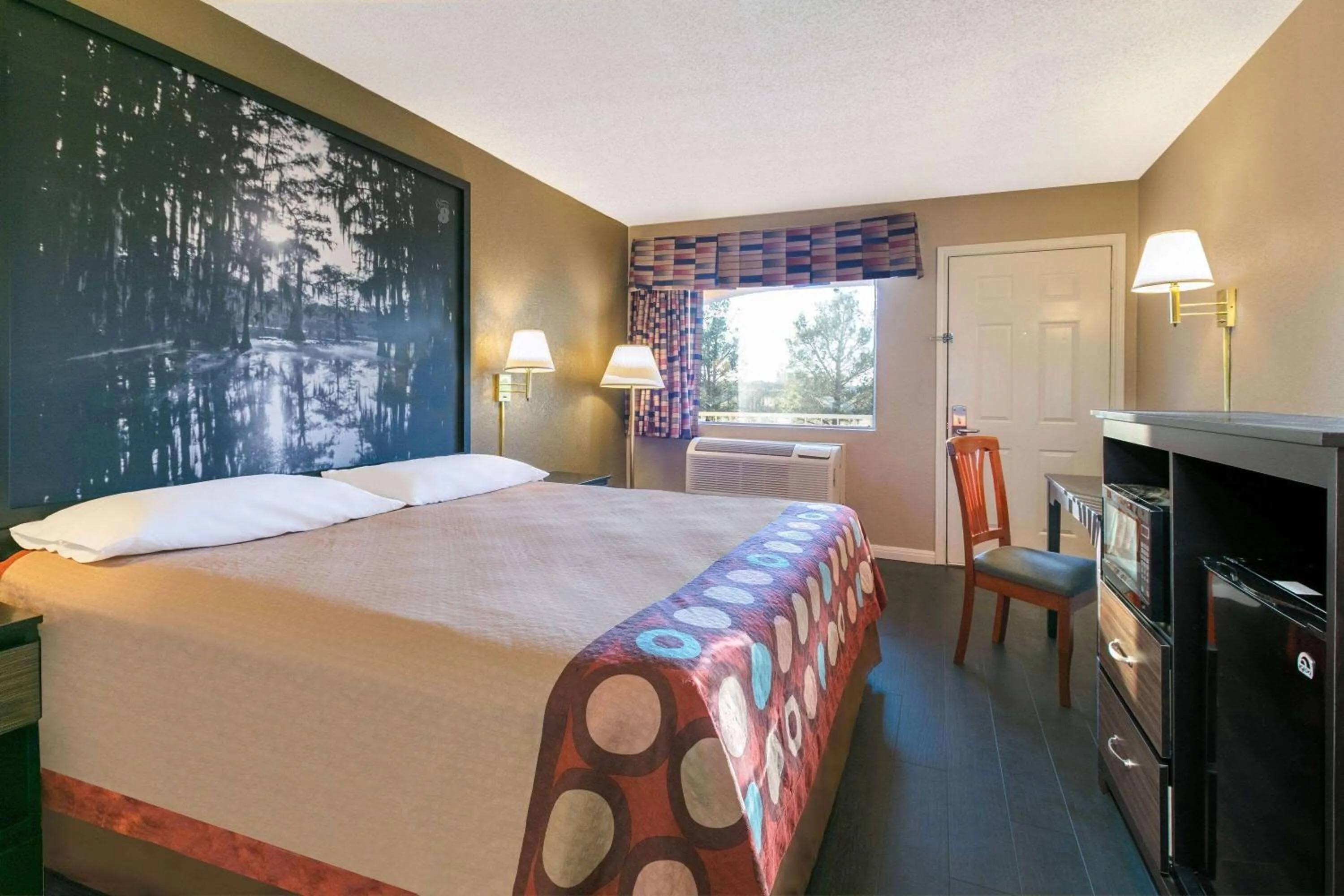 Photo of the whole room, Bed in Super 8 by Wyndham Abilene North