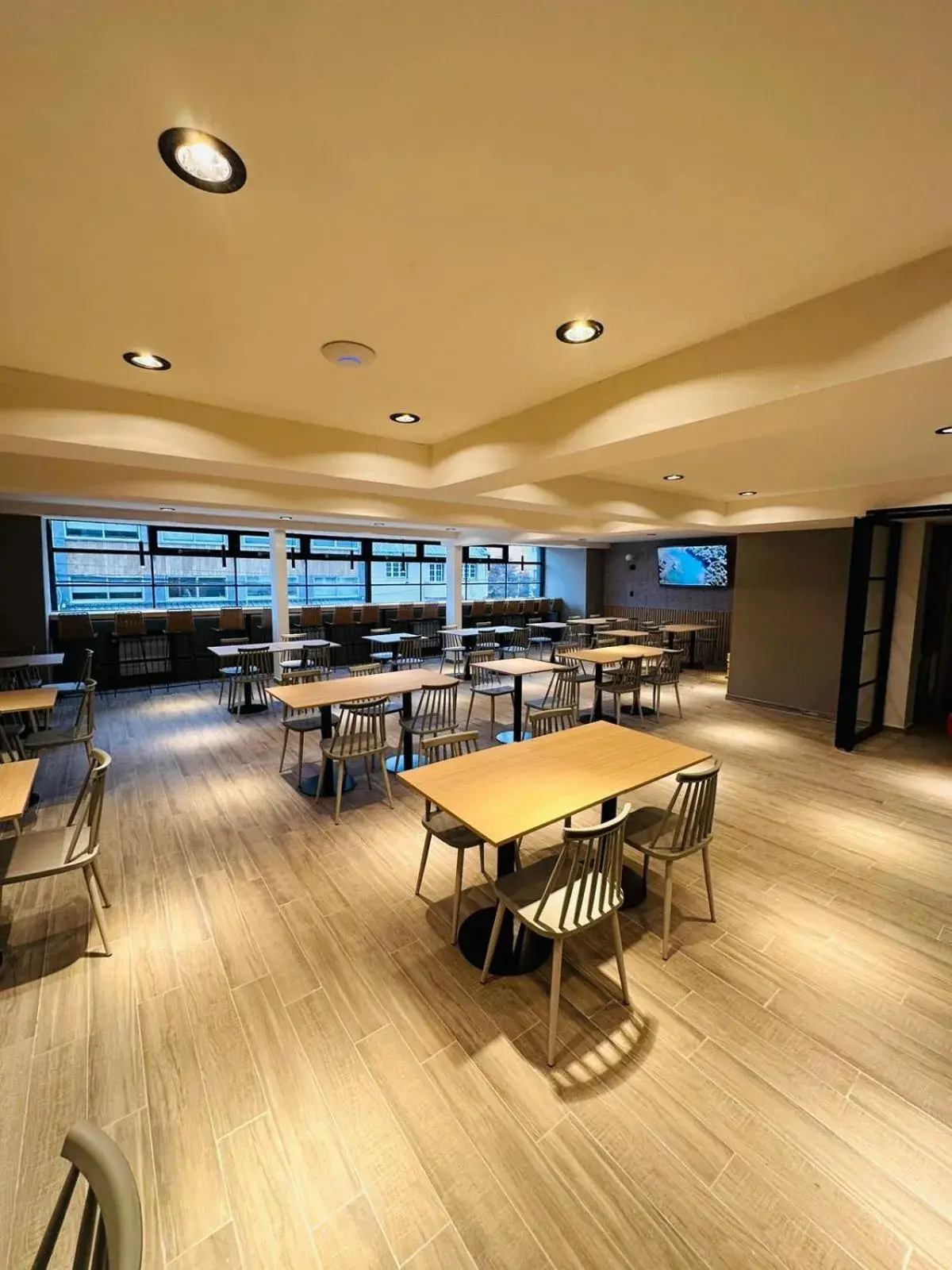 Restaurant/places to eat in M383 Hotel Bariloche Restaurant/places to eat in M383 Hotel Bariloche