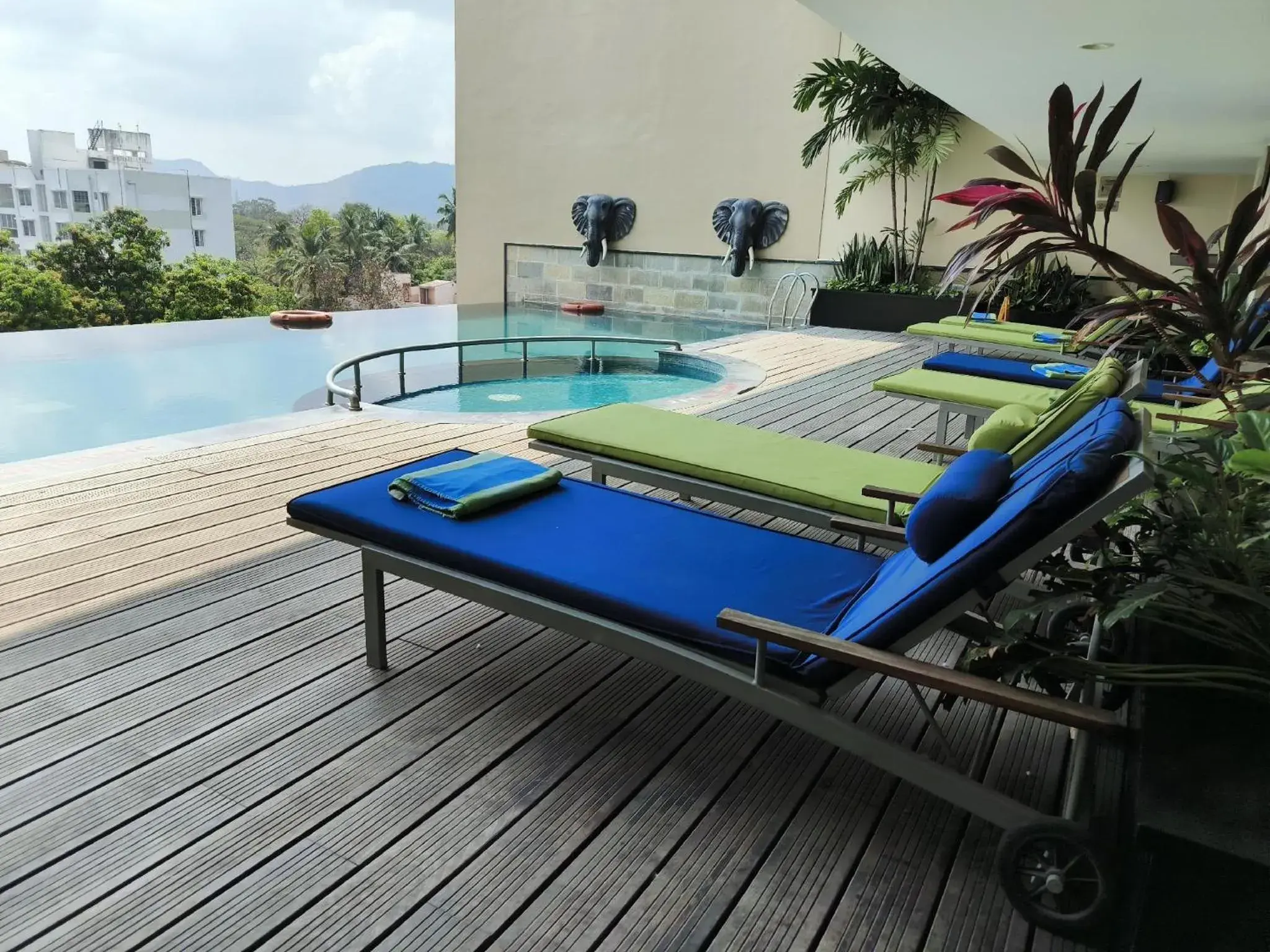 Swimming pool in Fortune Park, Vellore - Member ITC Hotels' Group Swimming pool in Fortune Park, Vellore - Member ITC Hotels' Group