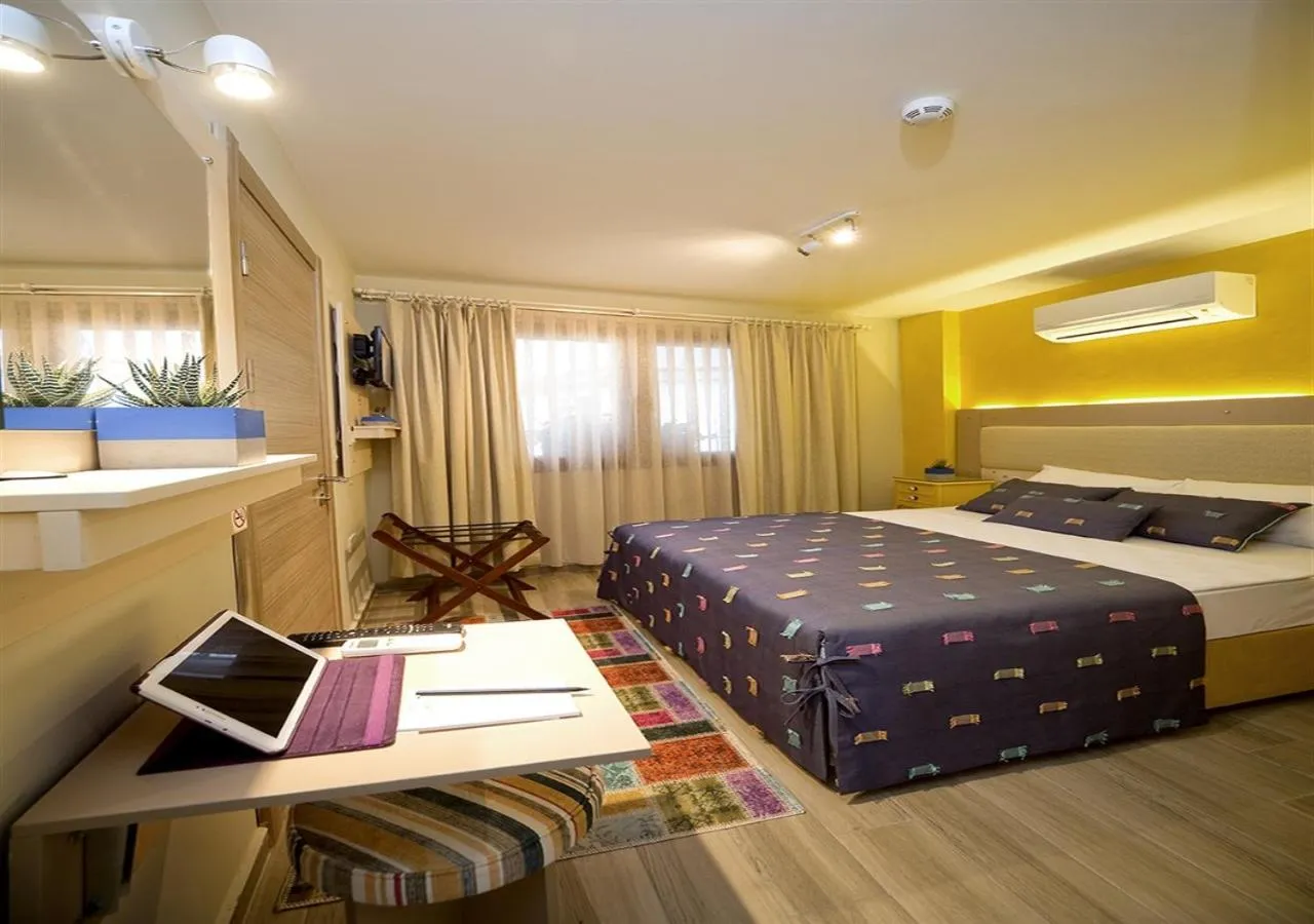 Photo of the whole room, Bed in Ion Slow City Adult 12