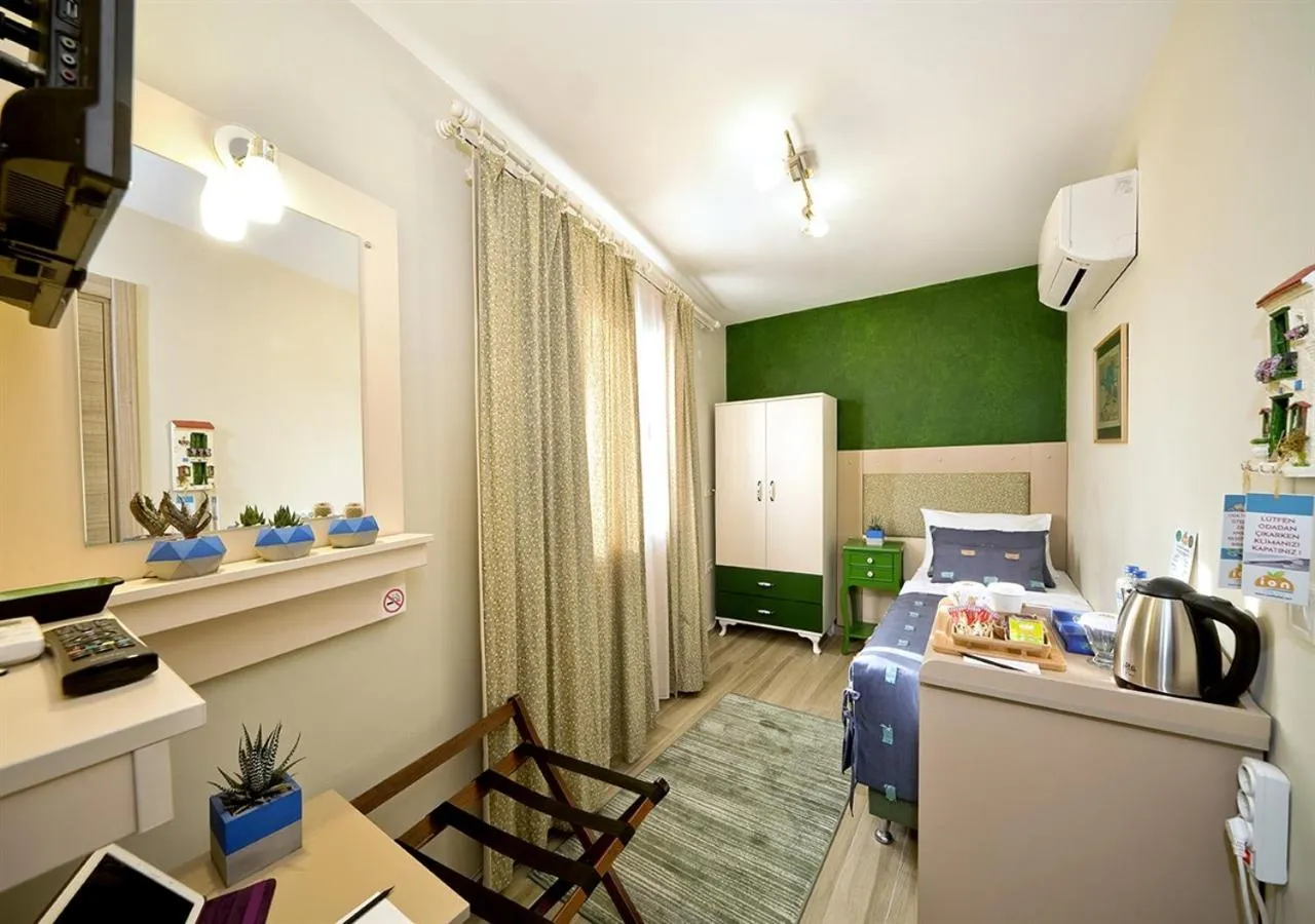 Photo of the whole room in Ion Slow City Adult 12