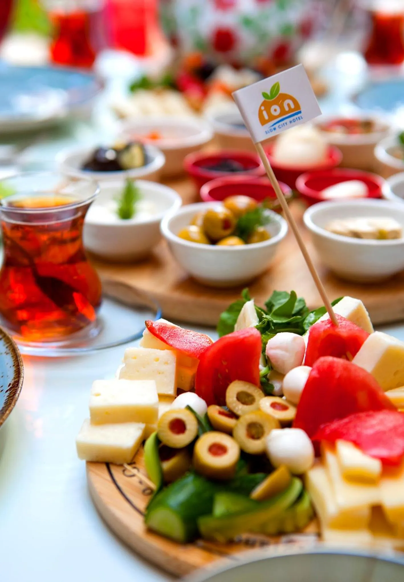 Breakfast in Ion Slow City Adult 12