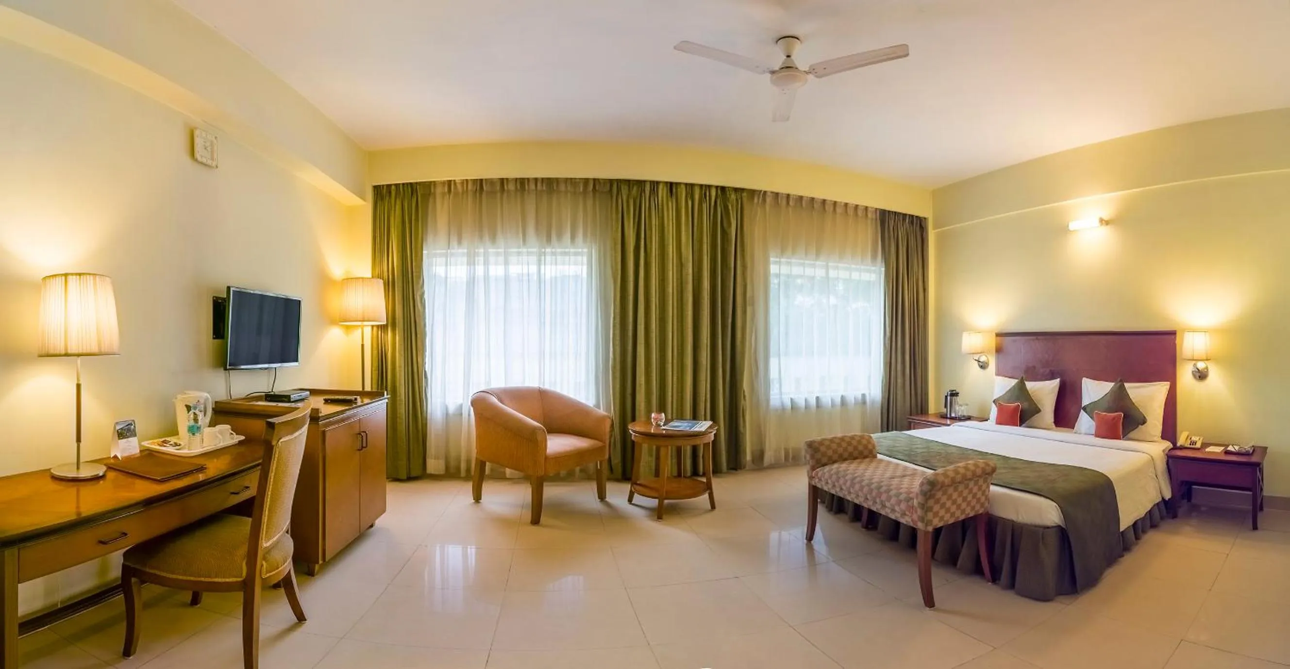 Photo of the whole room, Bed in Peerless Hotel Durgapur