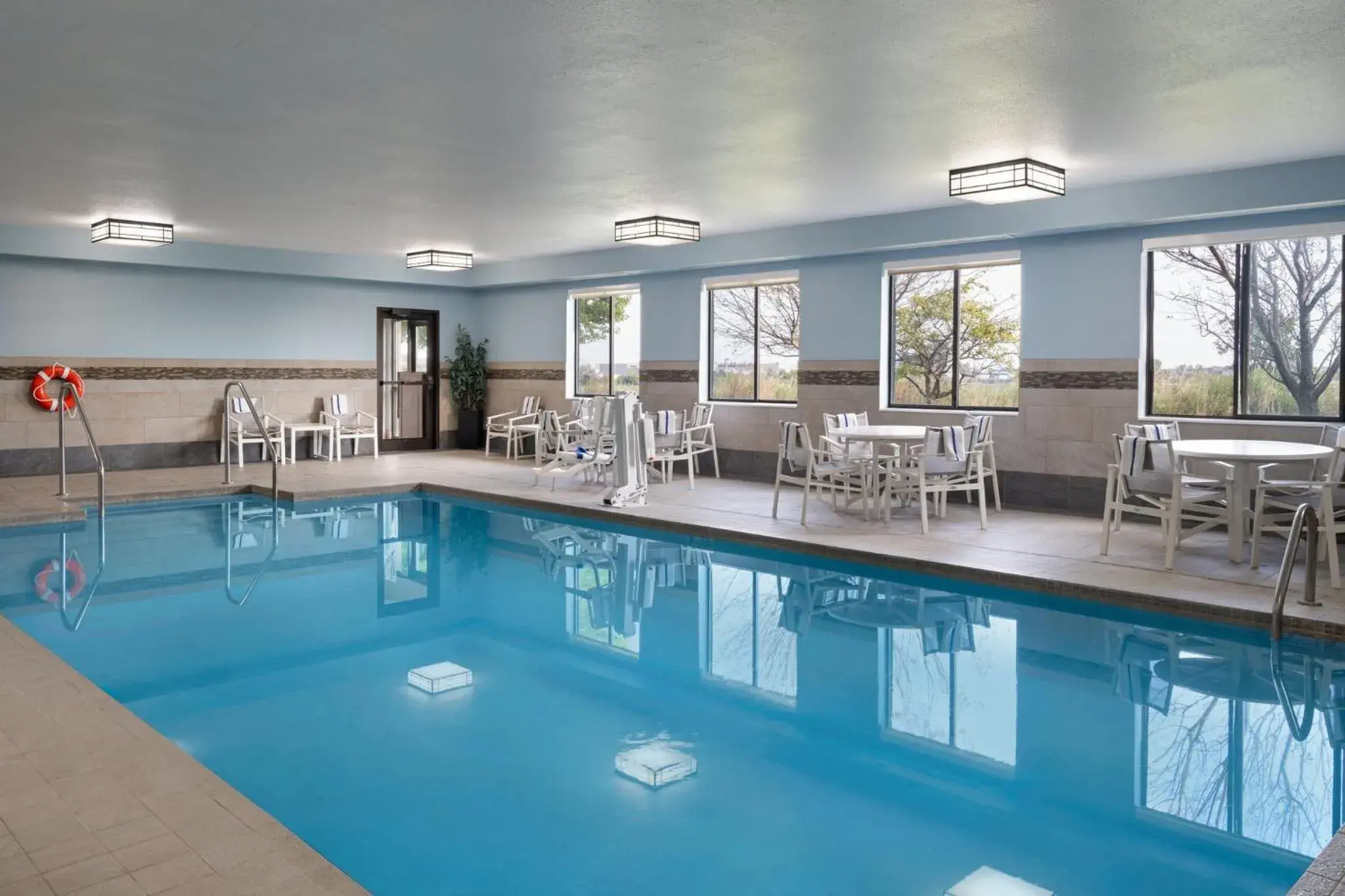 Swimming pool in Holiday Inn Express Sheboygan-Kohler / I-43 by IHG Swimming pool in Holiday Inn Express Sheboygan-Kohler / I-43 by IHG
