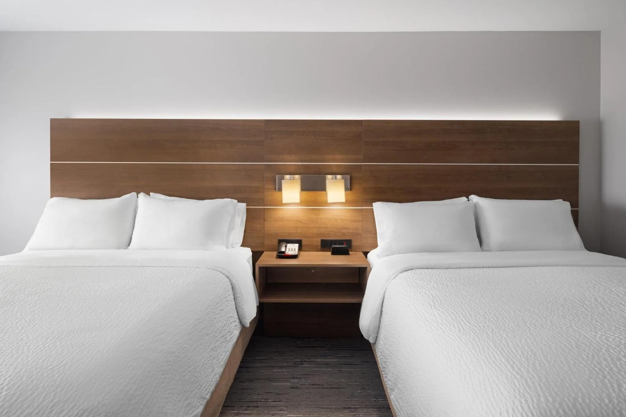 Photo of the whole room, Bed in Holiday Inn Express Sheboygan-Kohler / I-43 by IHG