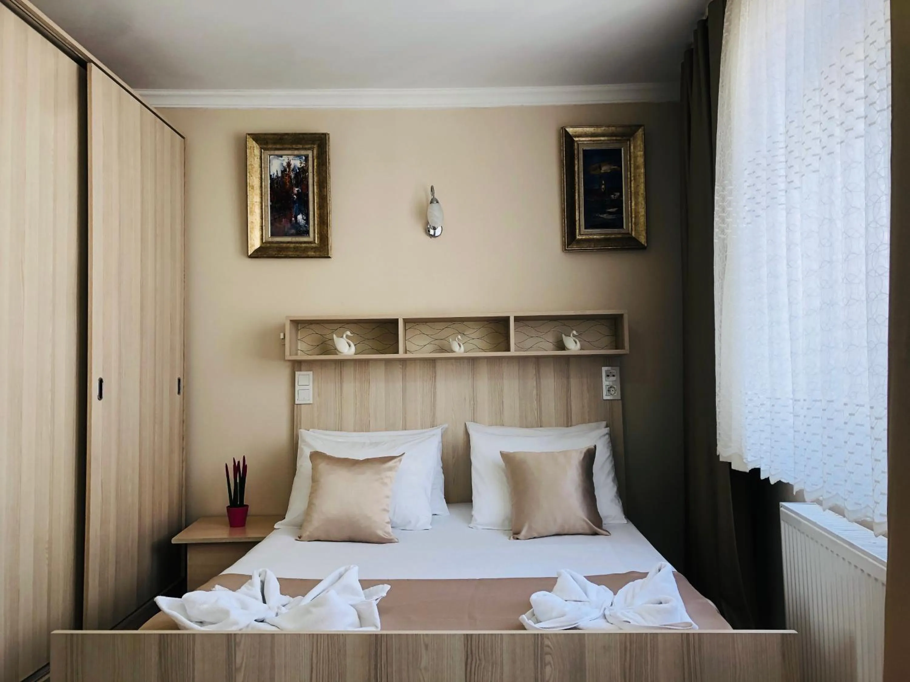 Massage in carvan hotel