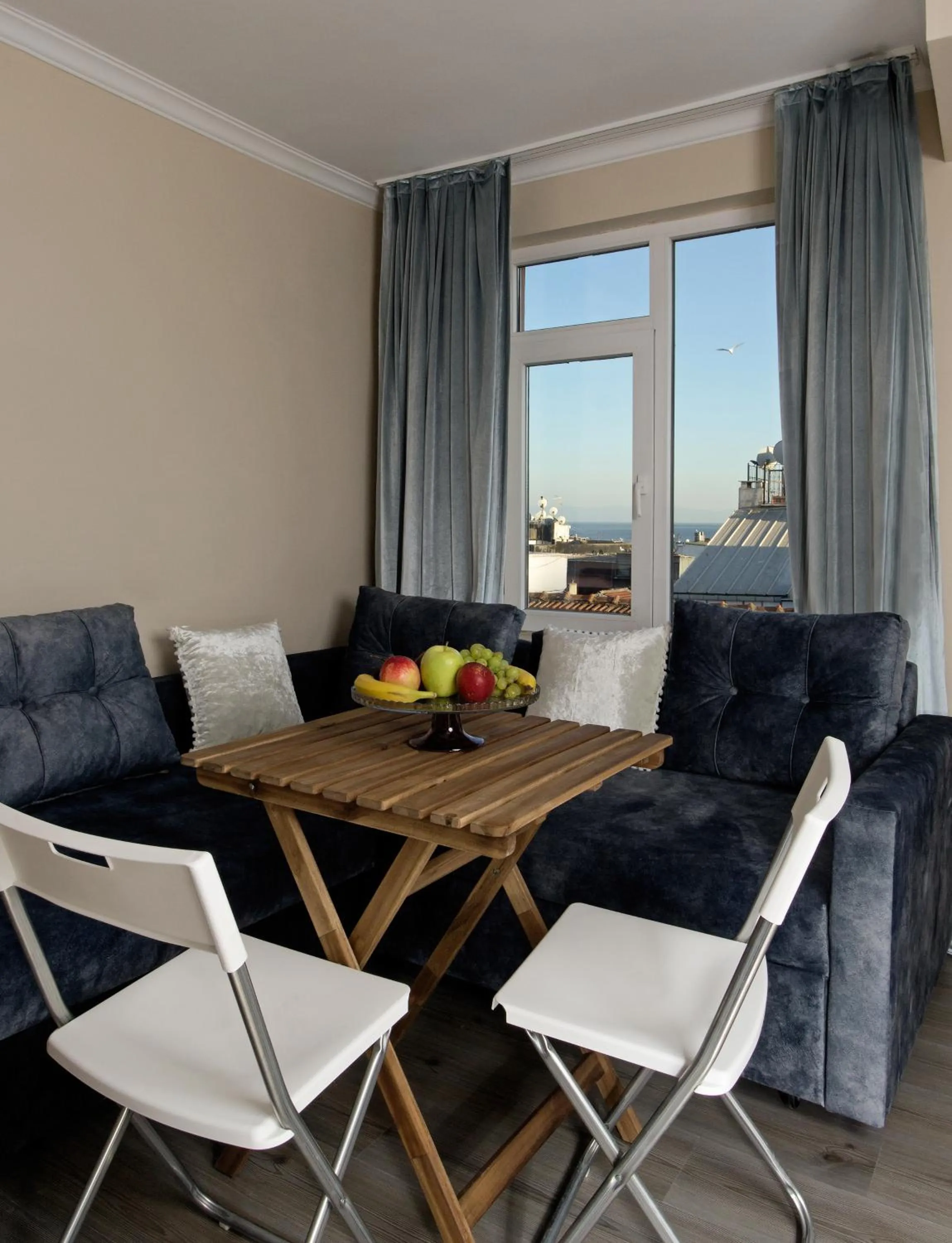 Living room, Dining Area in carvan hotel