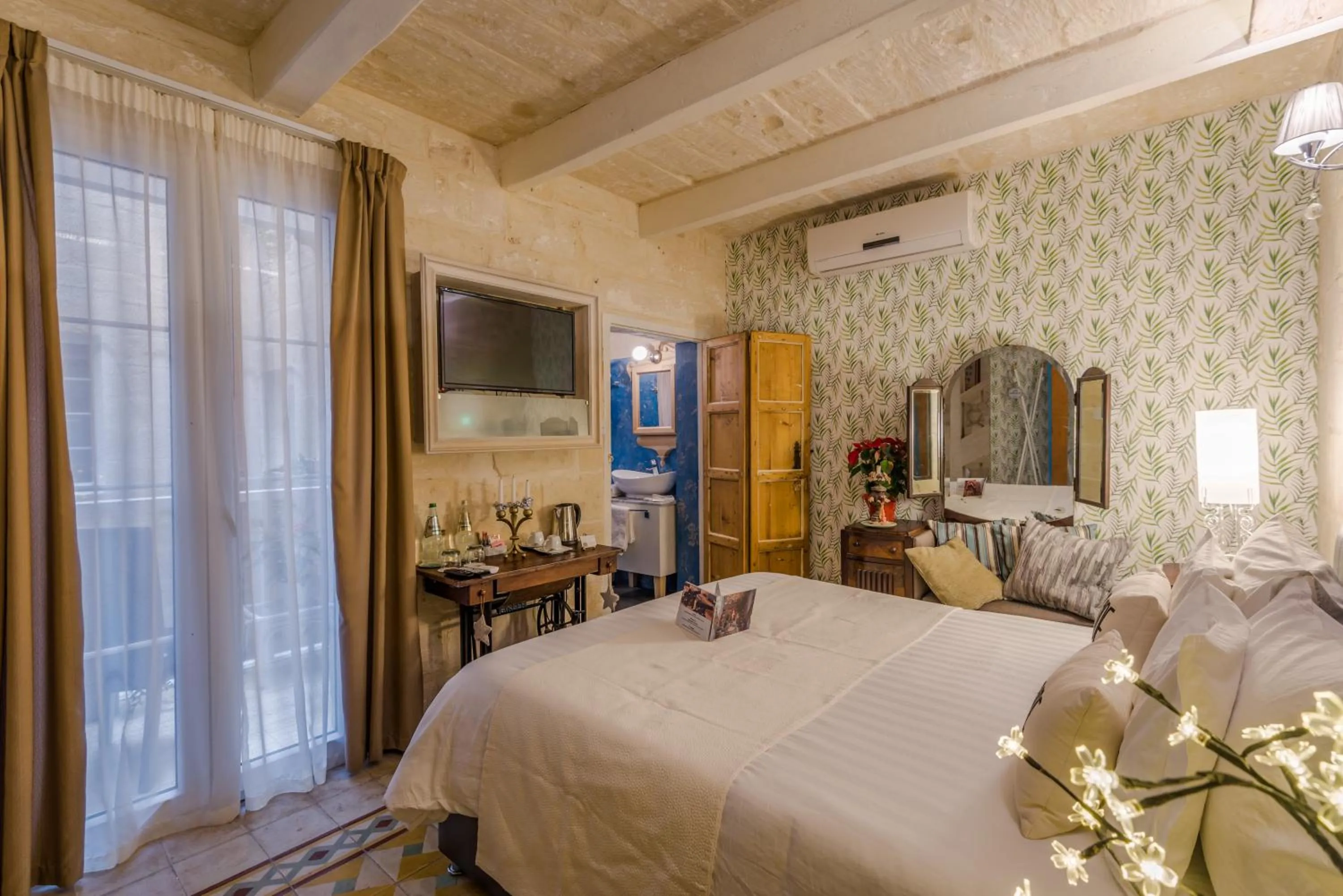 Bed in Valletta Lucente Guest House
