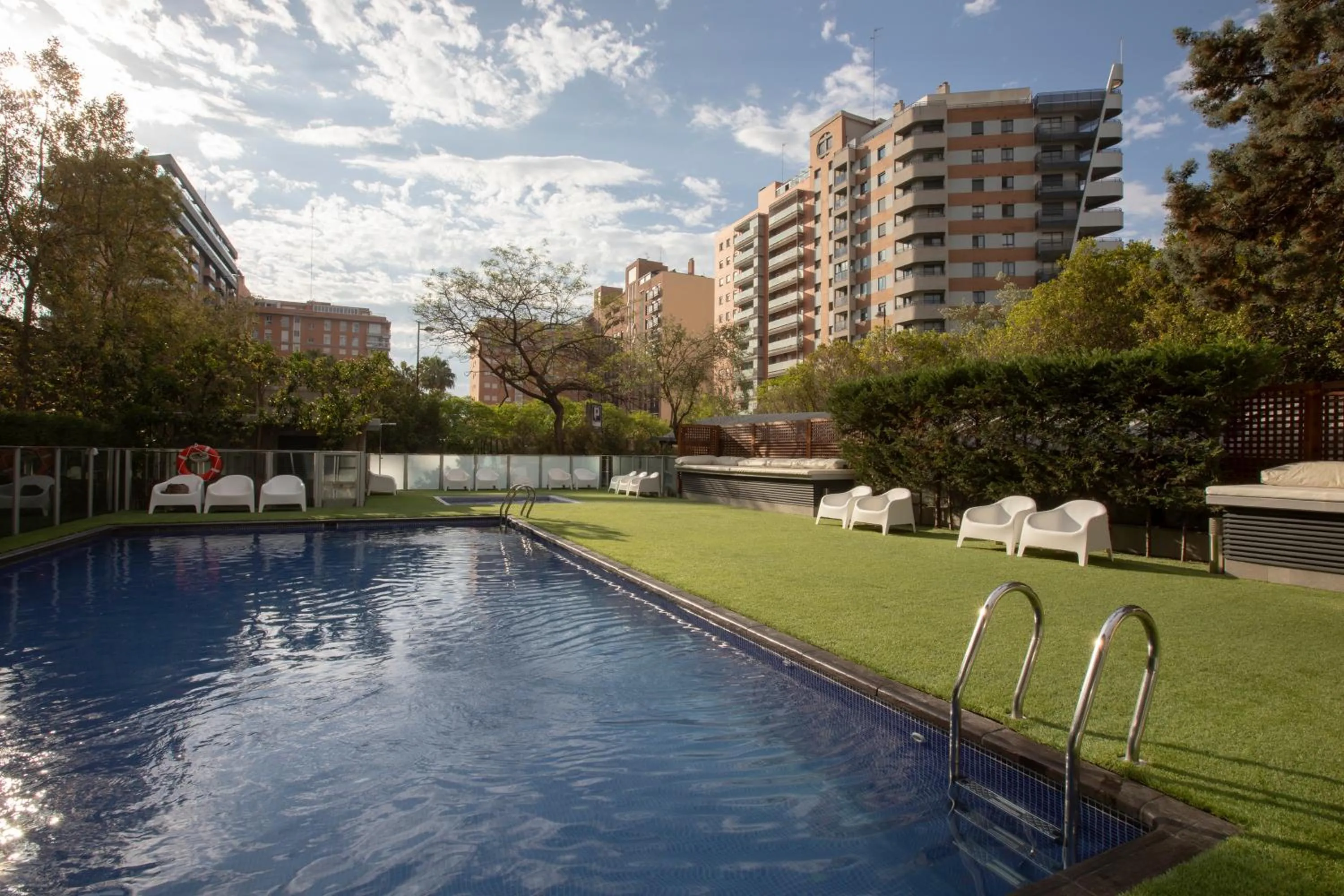 Swimming pool in Primus Valencia