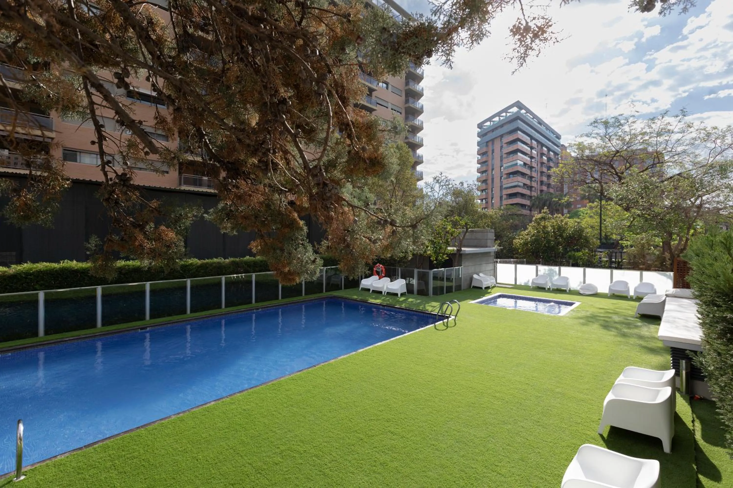 Swimming pool in Primus Valencia